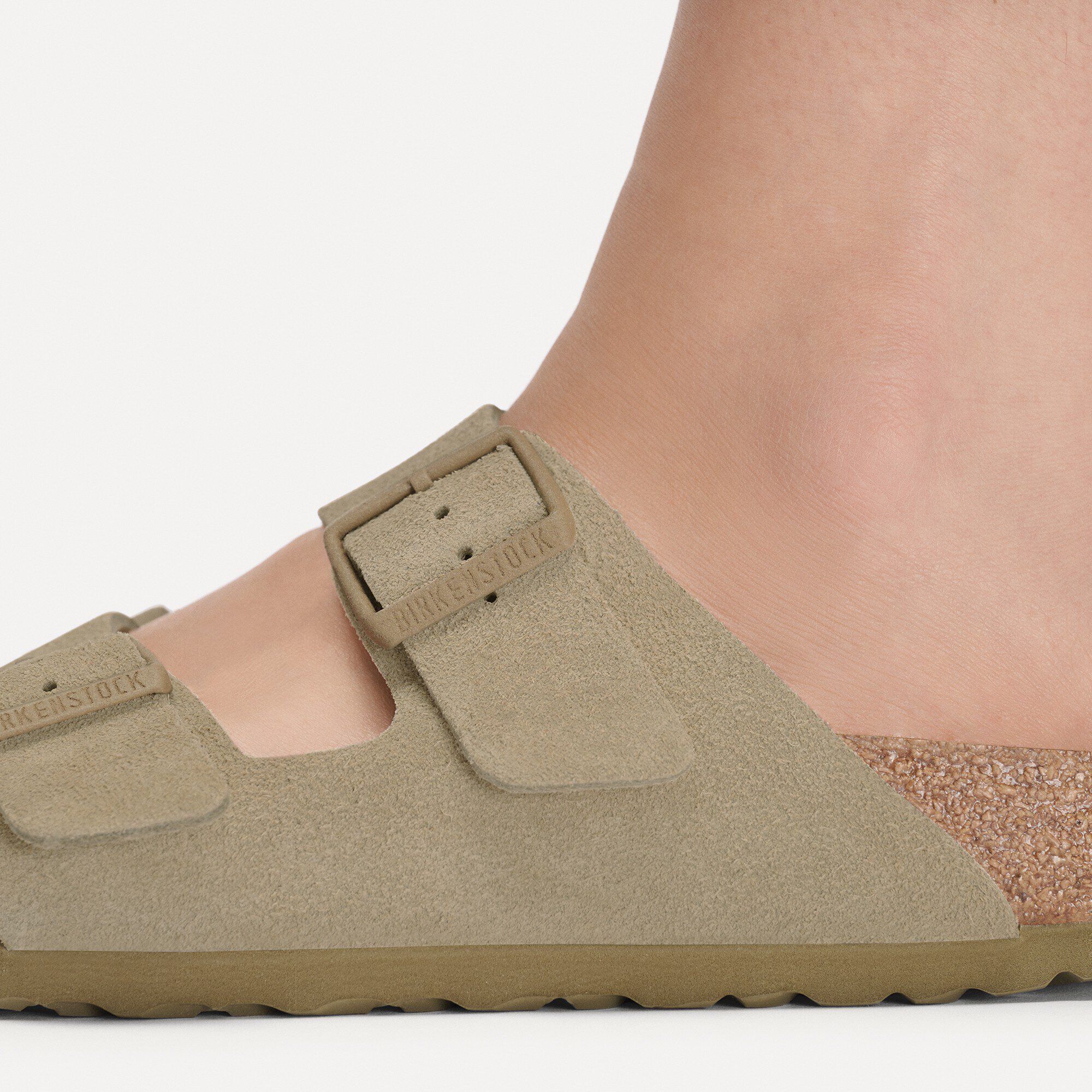 Hina【即購入OK】カーキベージュ2 Arizona Suede Leather in Color Faded Khaki | BIRKENSTOCK Finland