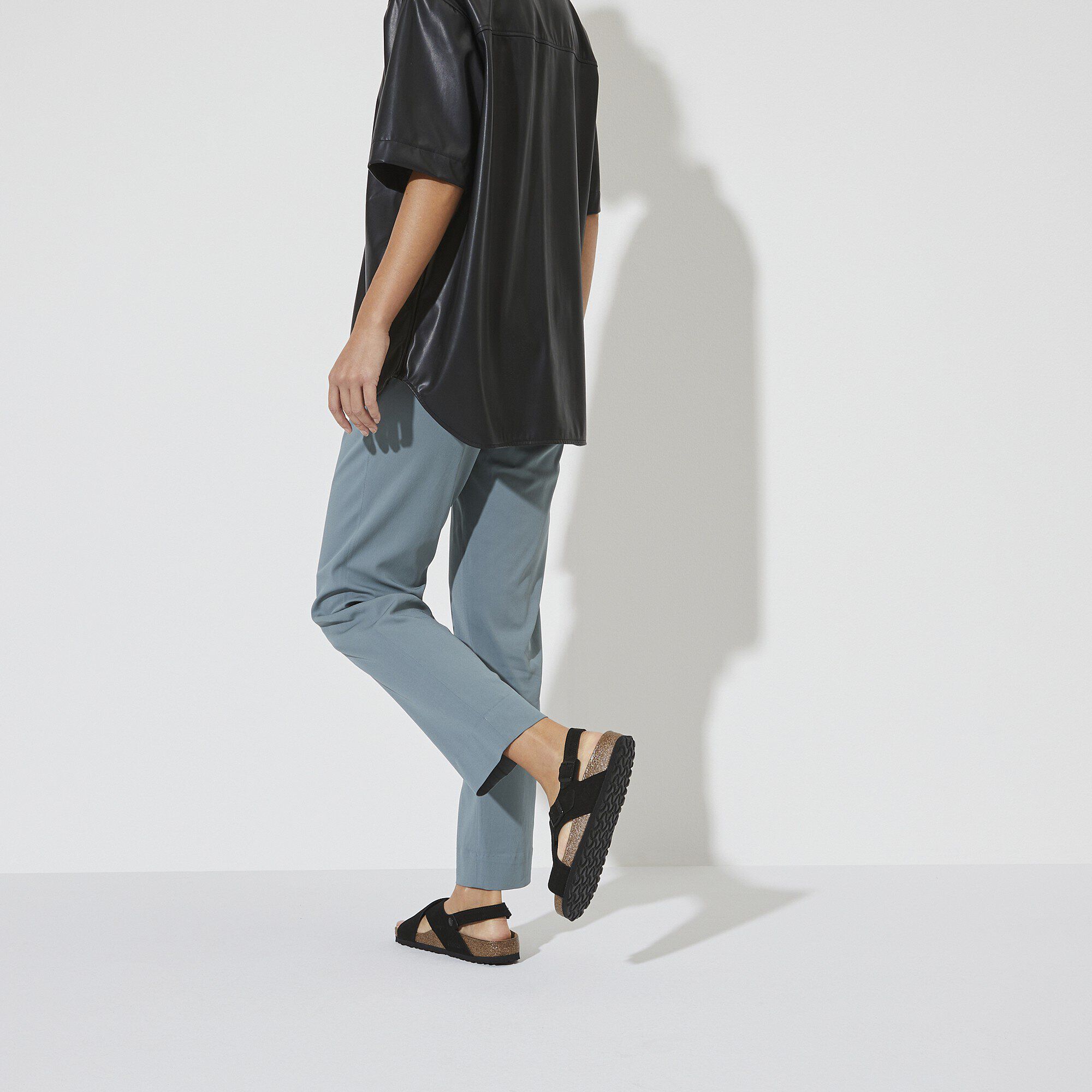 تولوم جلد سويدي