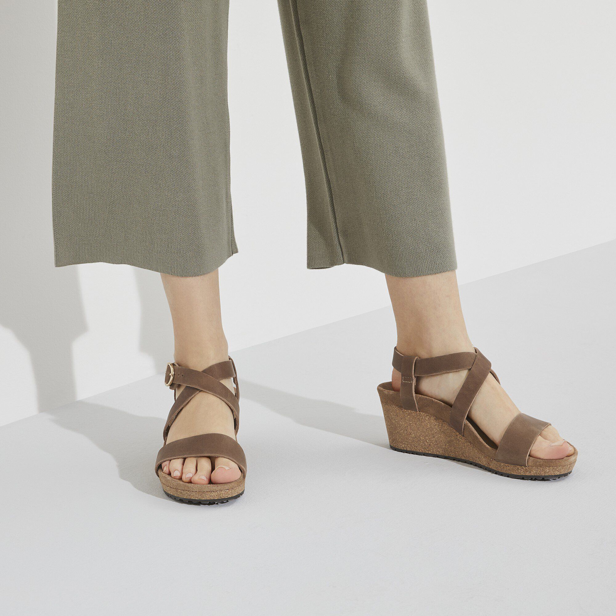 Sibyl Ring-Buckle Cuir huil&eacute;