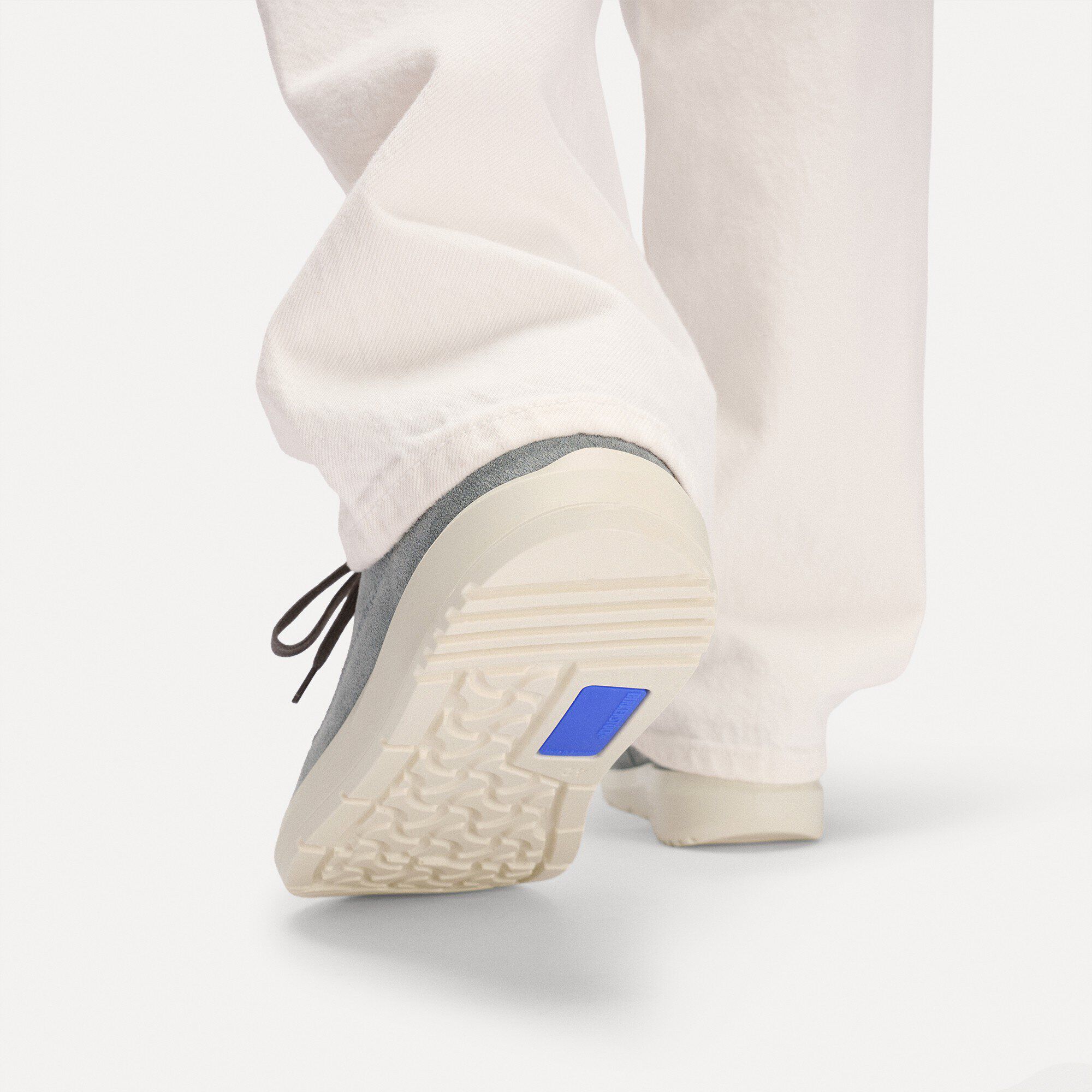 Melbourne Pelle scamosciata Close-up with a male model