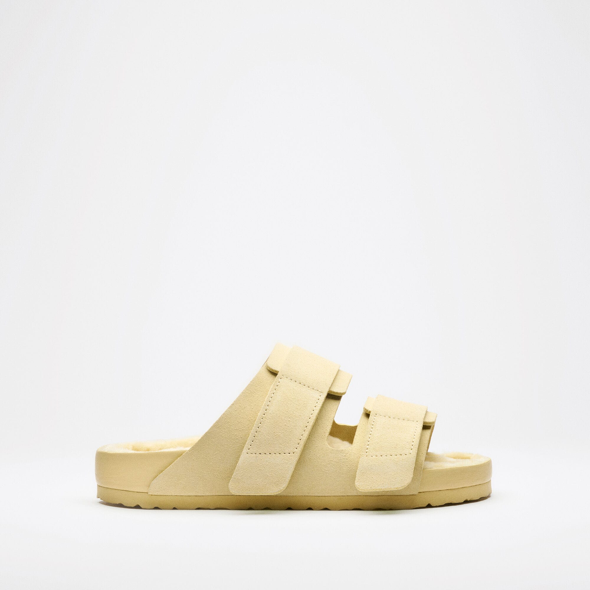 Uji Suede Tekla Su&egrave;de - a side view