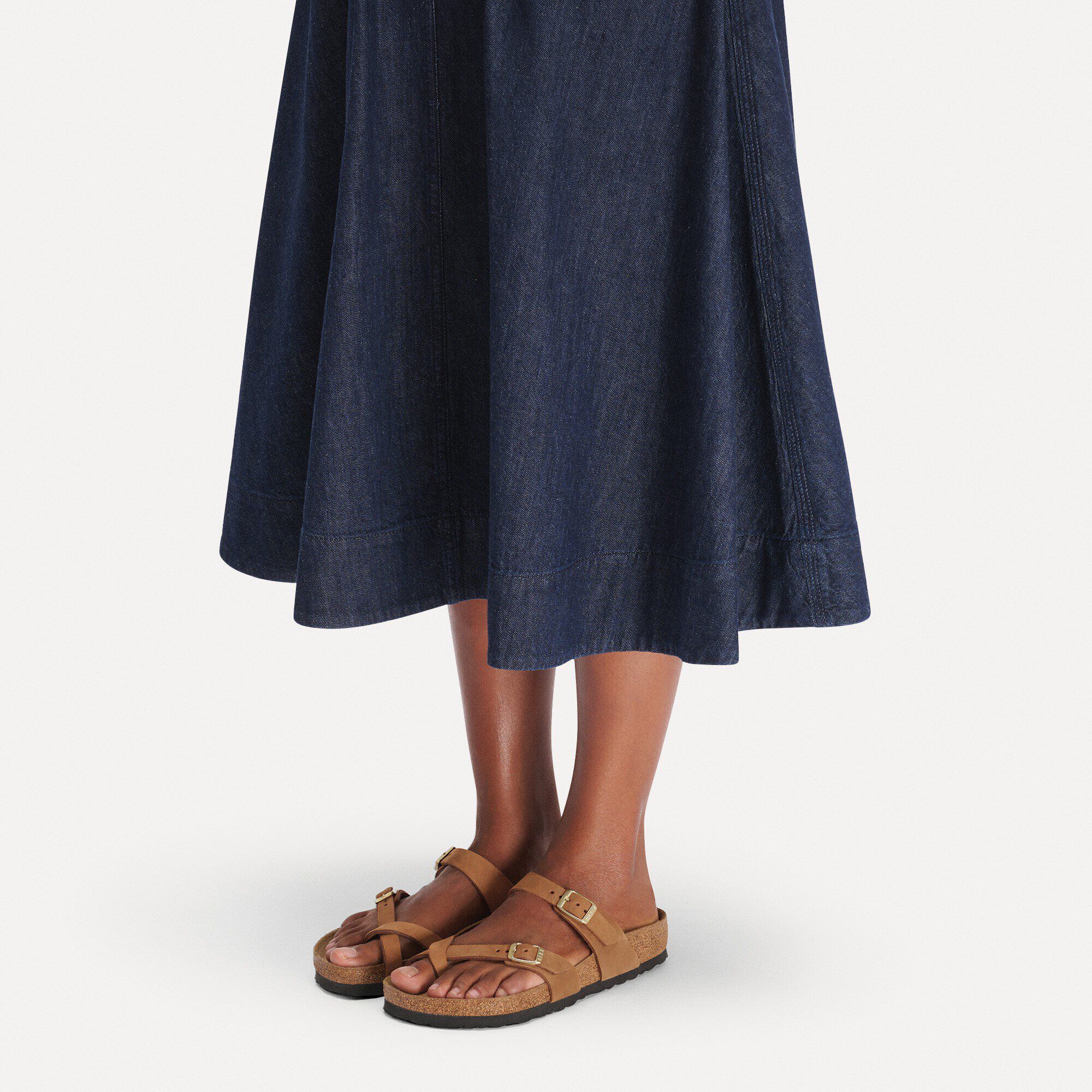 Mayari Nubukleder with a female model