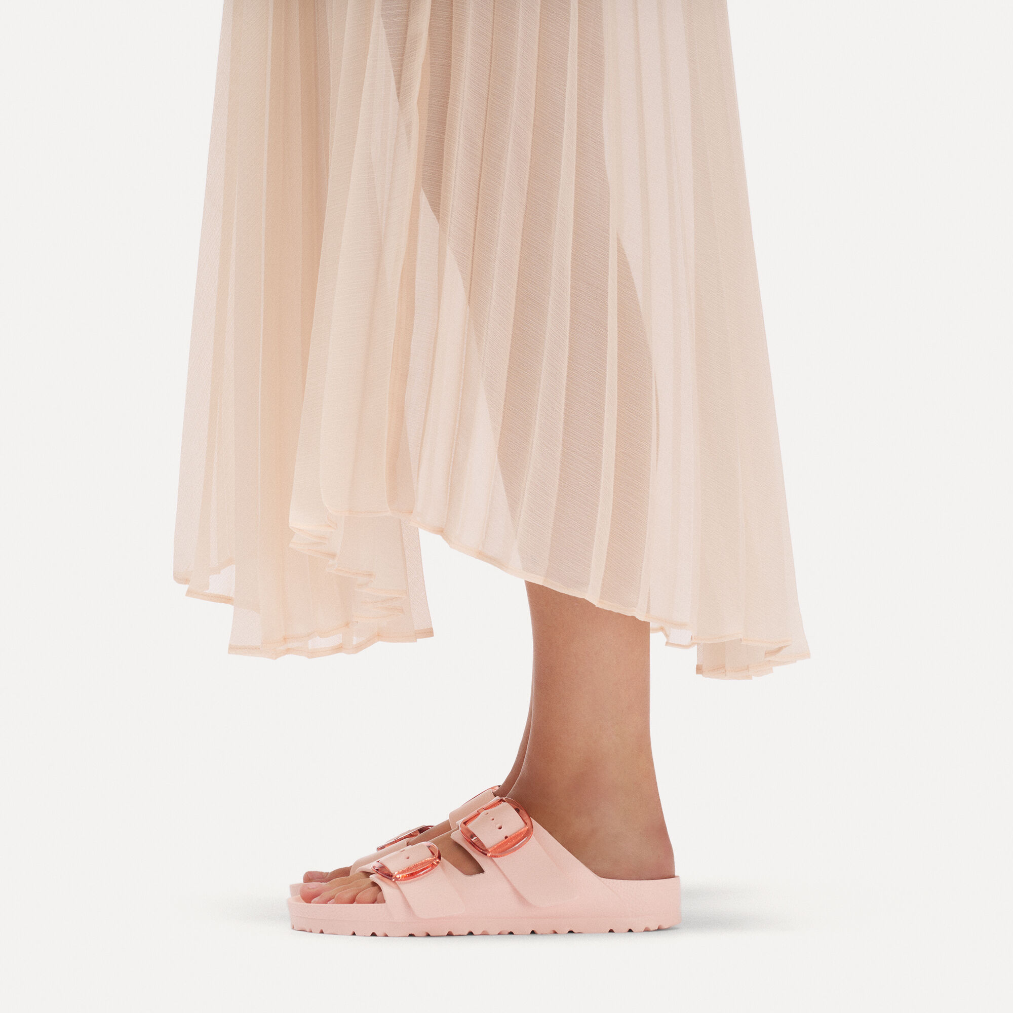 أريزونا مشبك كبير إيفا ايفي with a female model