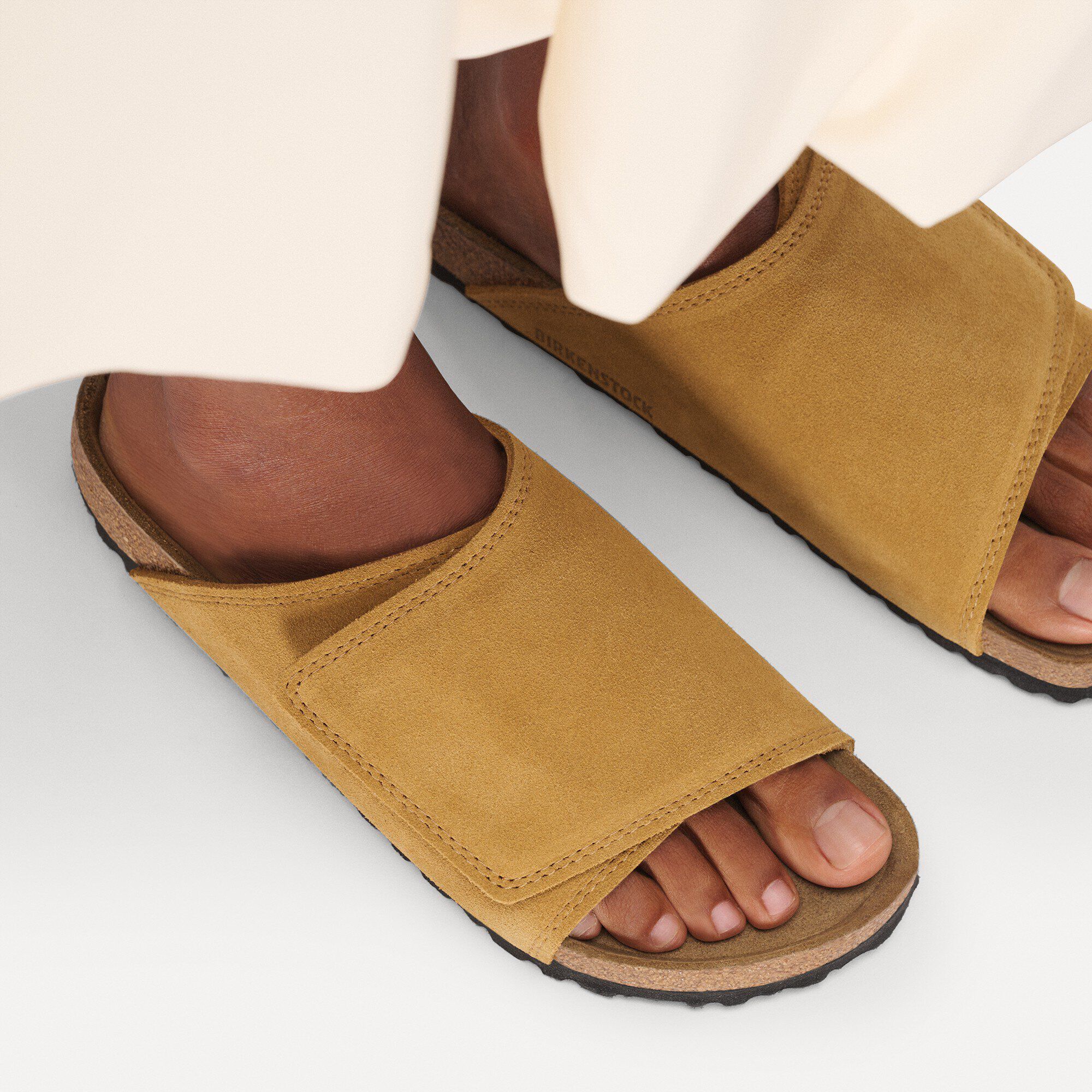 Solana VL Suede Leather Close-up with a female model