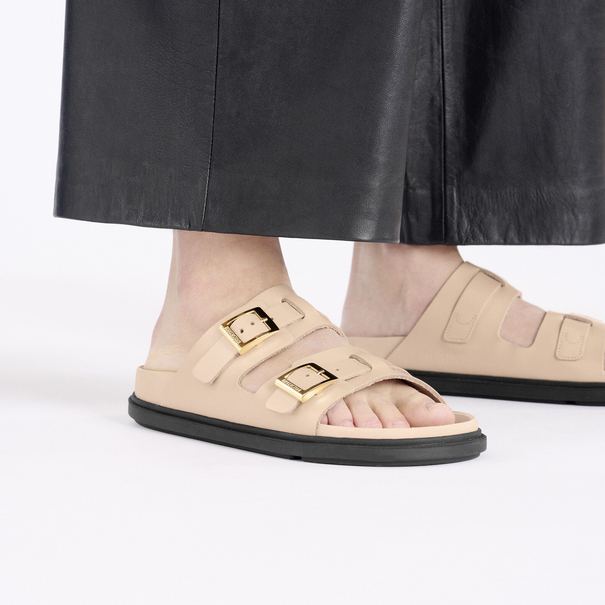 St Barths Natural Leather in Color New Beige | BIRKENSTOCK UAE