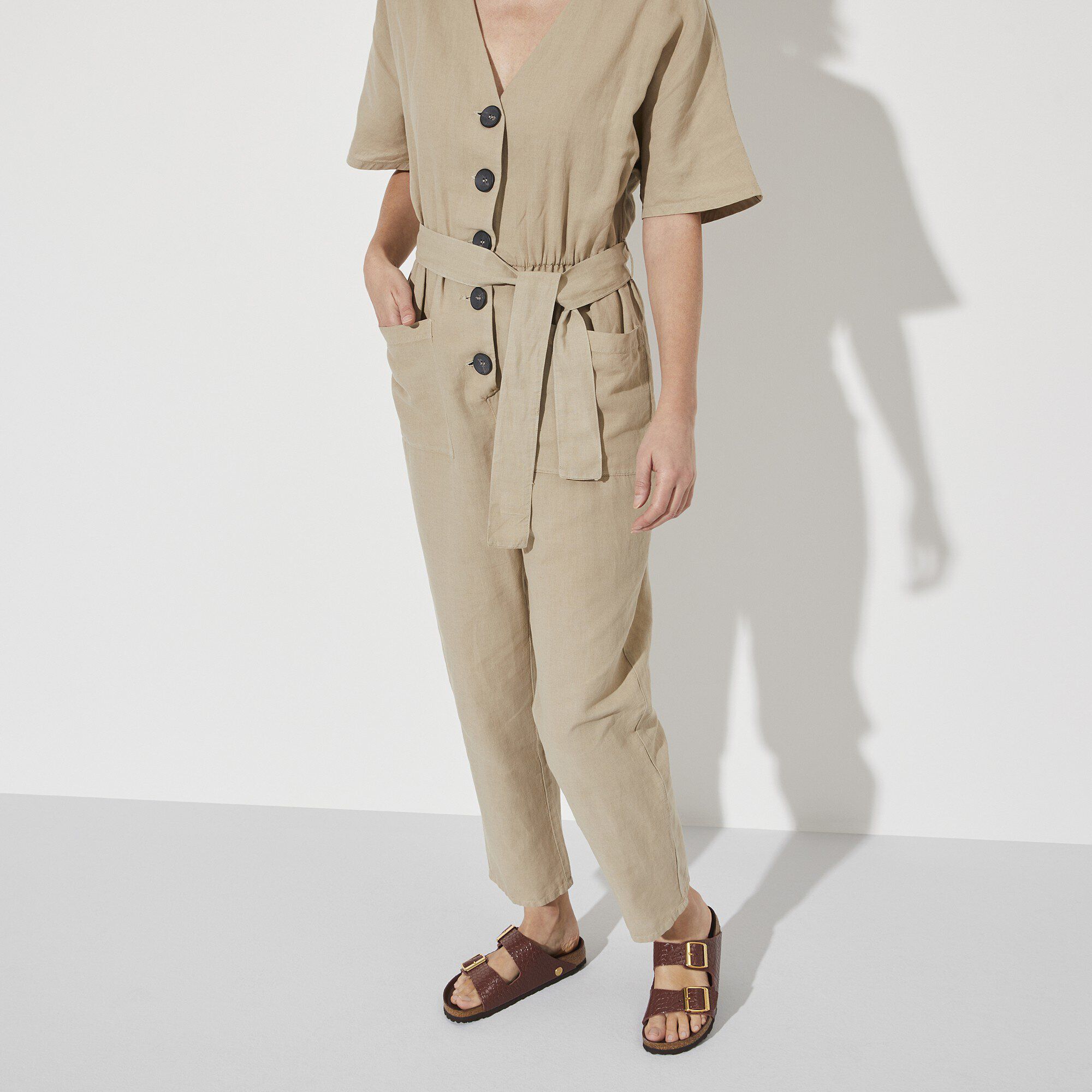 Arizona Rivet Logo Natural Leather Embossed