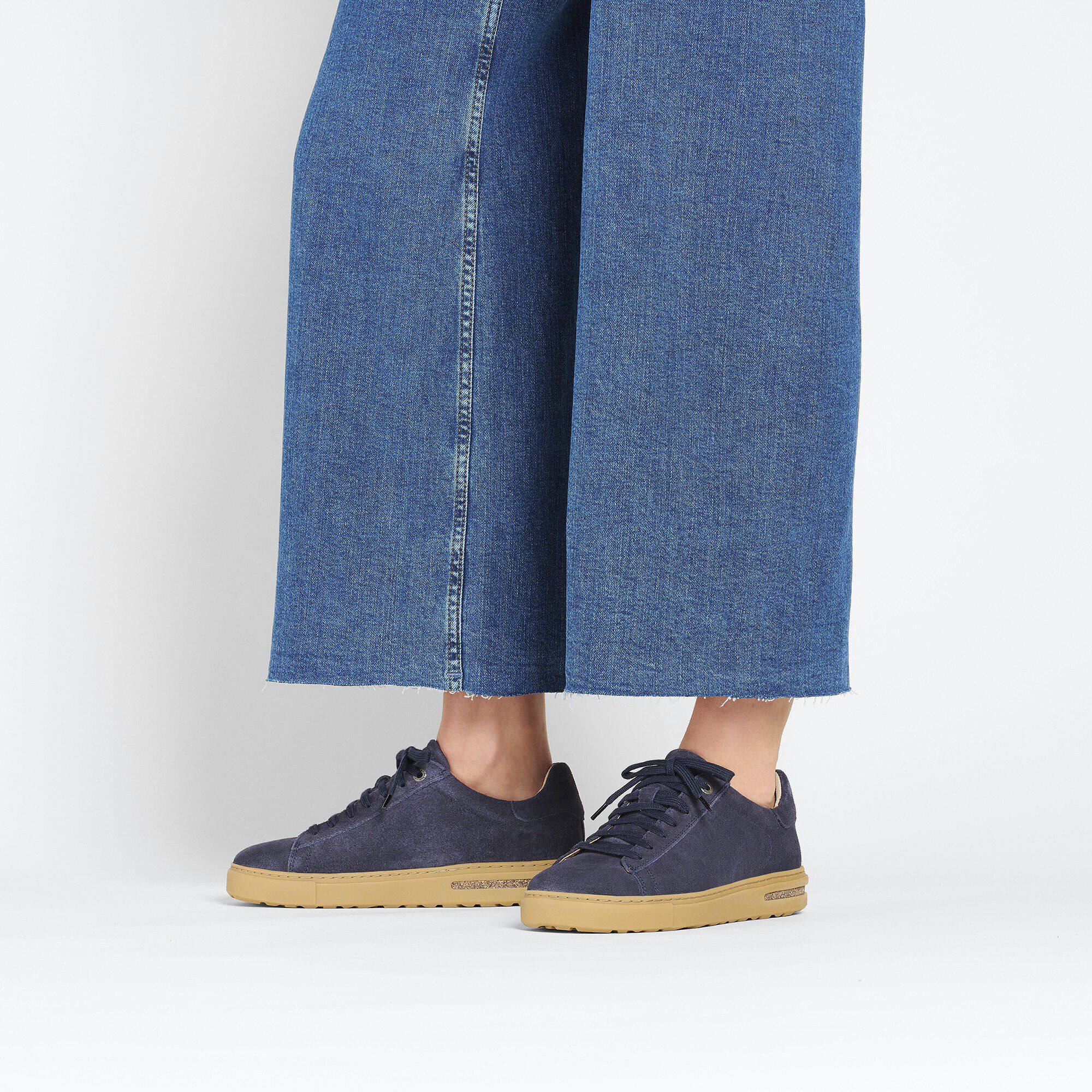 بيند لو منخفض جلد سويدي