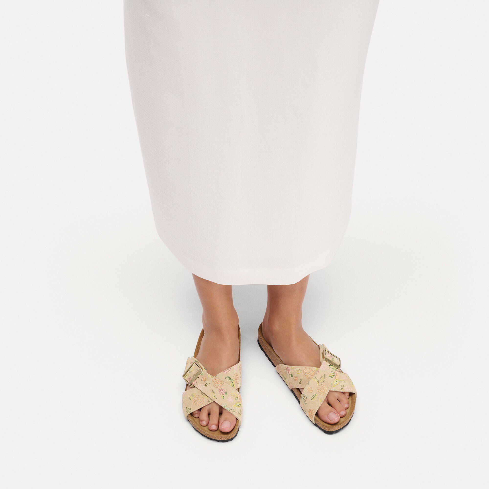 Siena Su&egrave;de with a female model