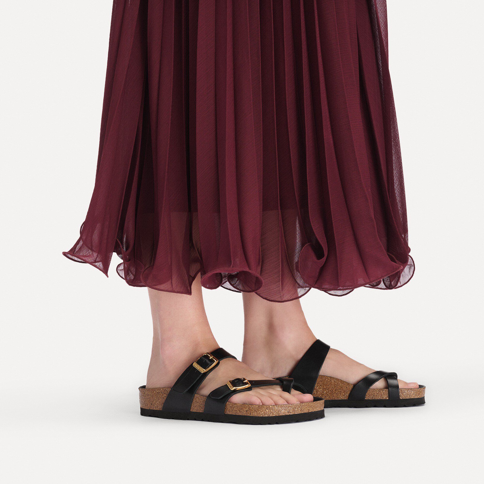 Mayari Cuir naturel with a female model