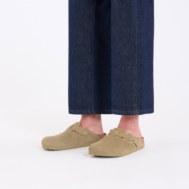 بوسطن جلد سويدي بوسطن جلد سويدي