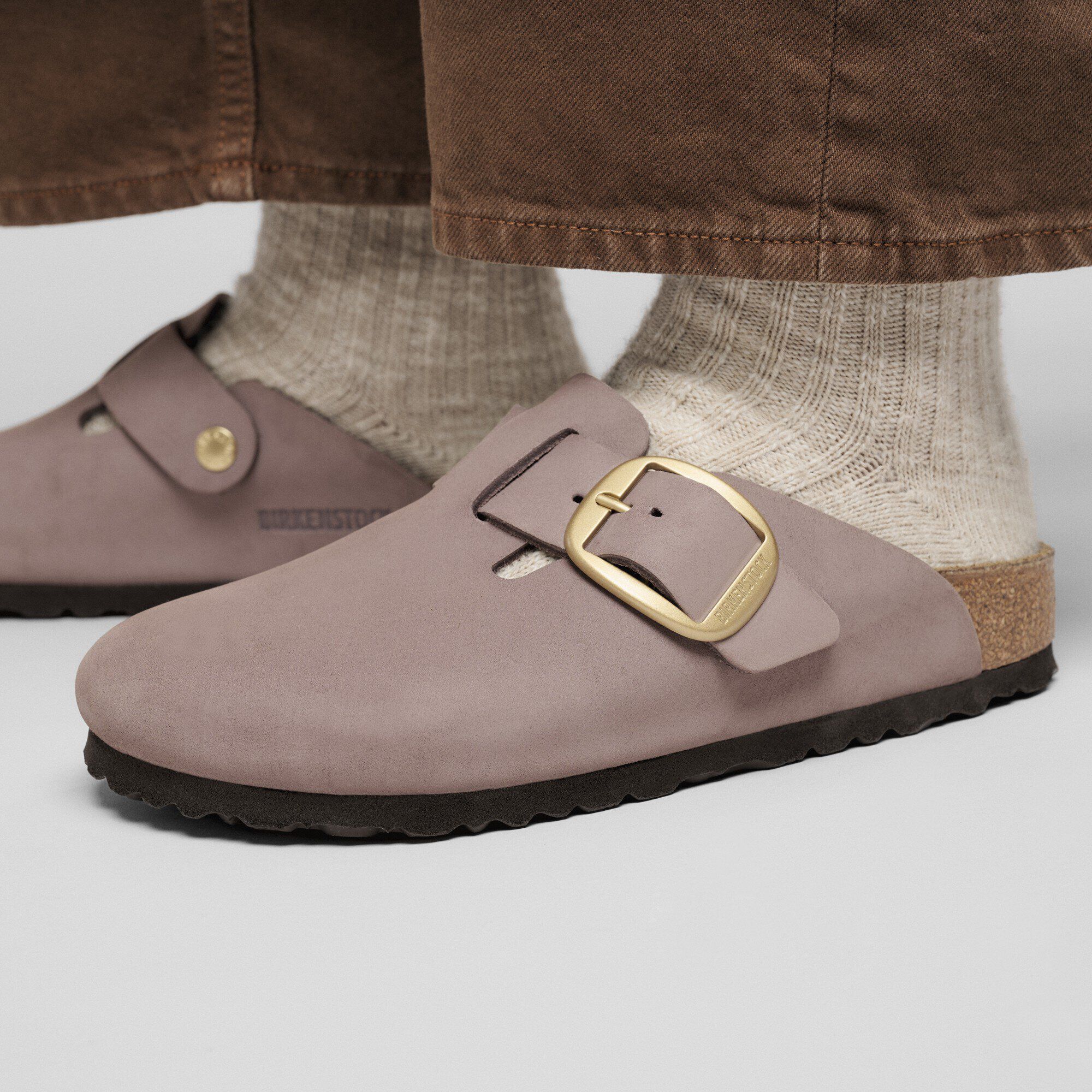 Boston Big Buckle Nubuck Leather in Color Faded Purple