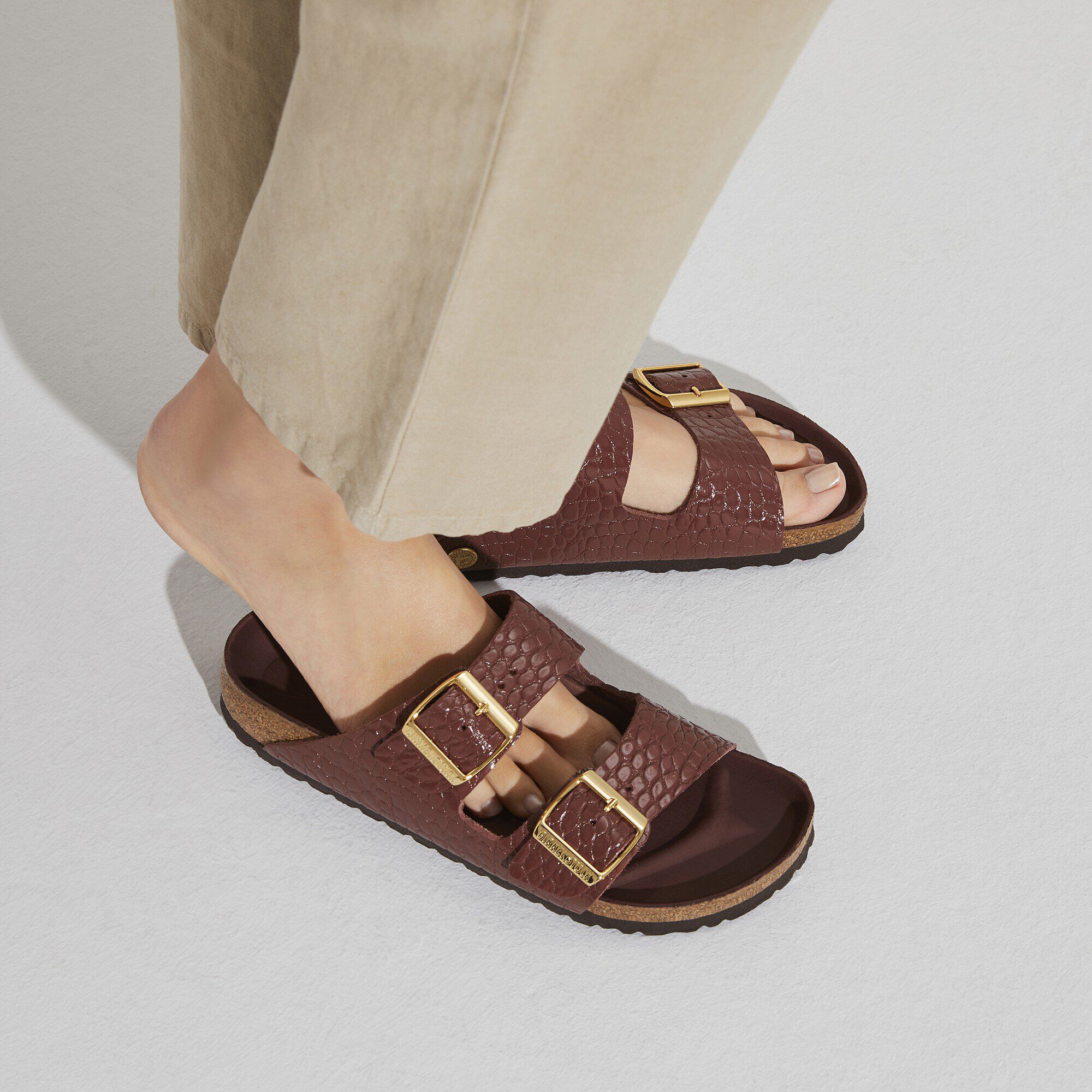 Arizona Rivet Logo Natural Leather Embossed