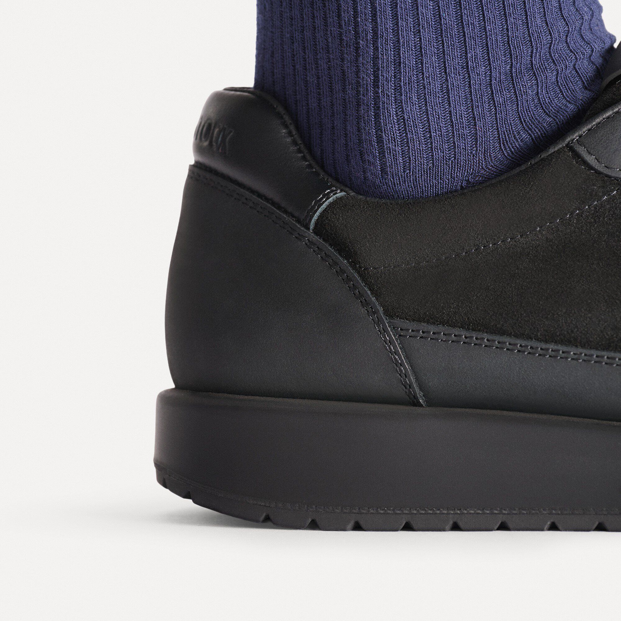 Honnef City Mixed Leather Close-up with a male model