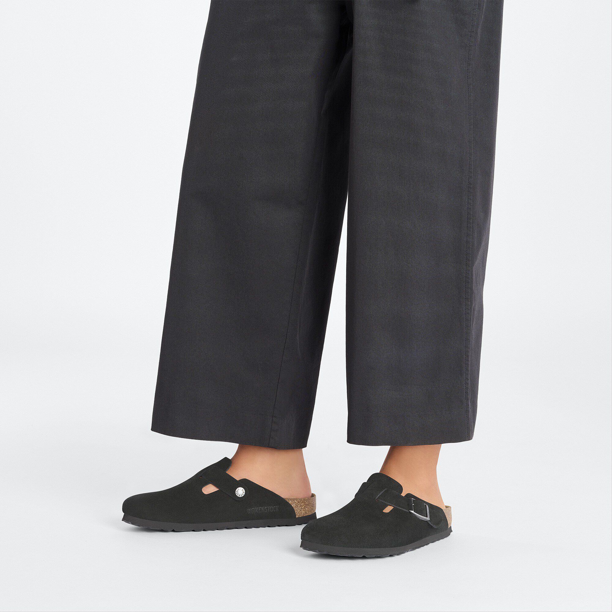 Boston Suede Leather with a female model