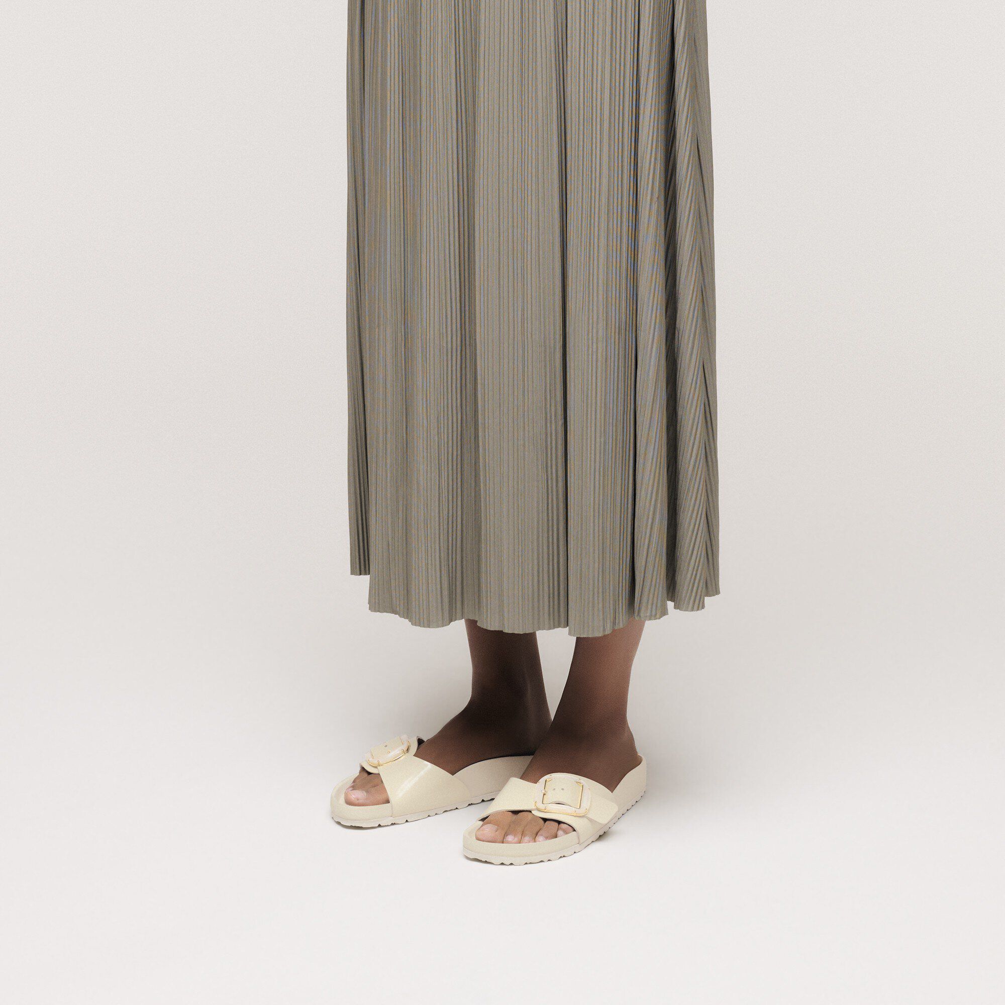 Madrid Big Buckle Pearl Natuurleer lak