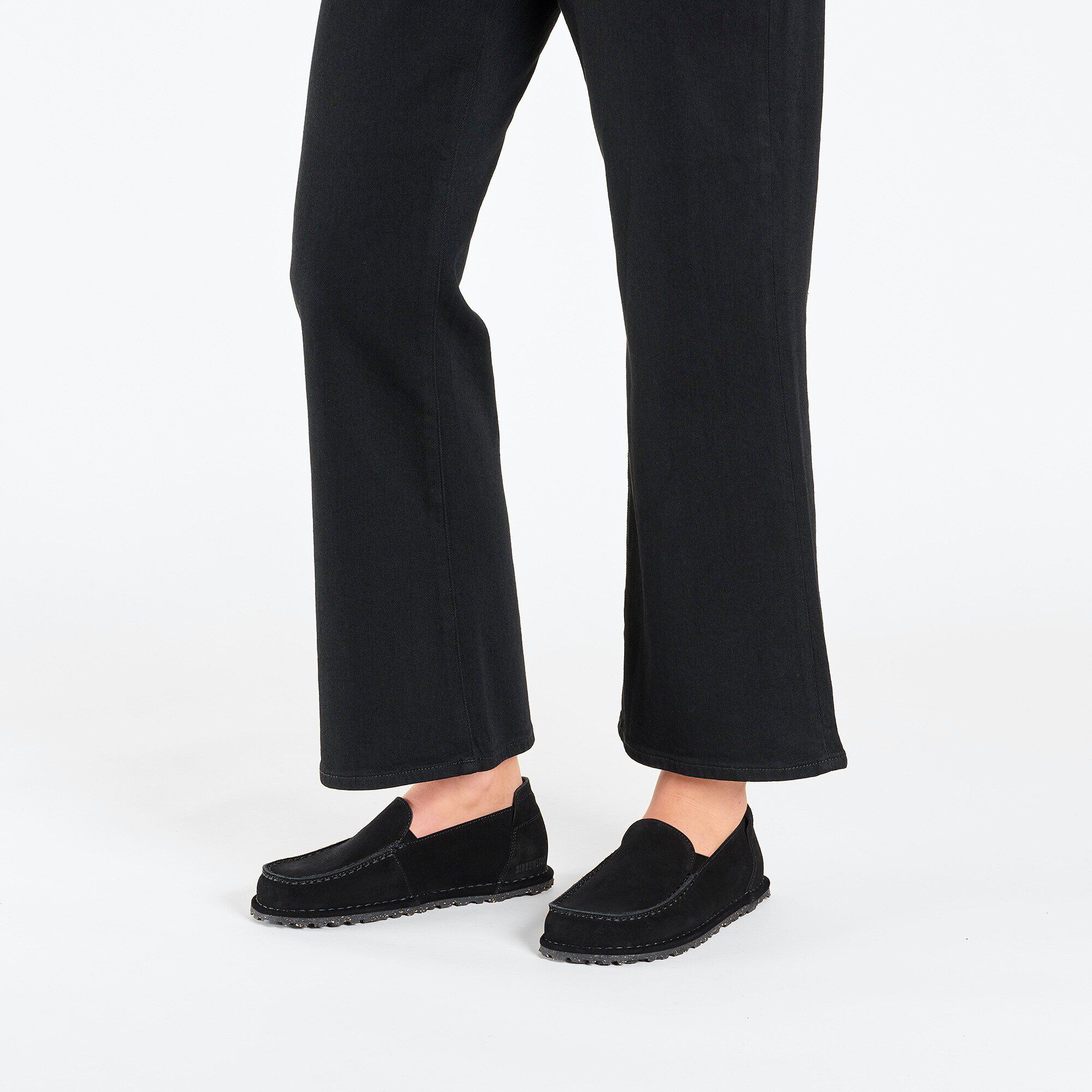 Utti Suede Leather with a female model