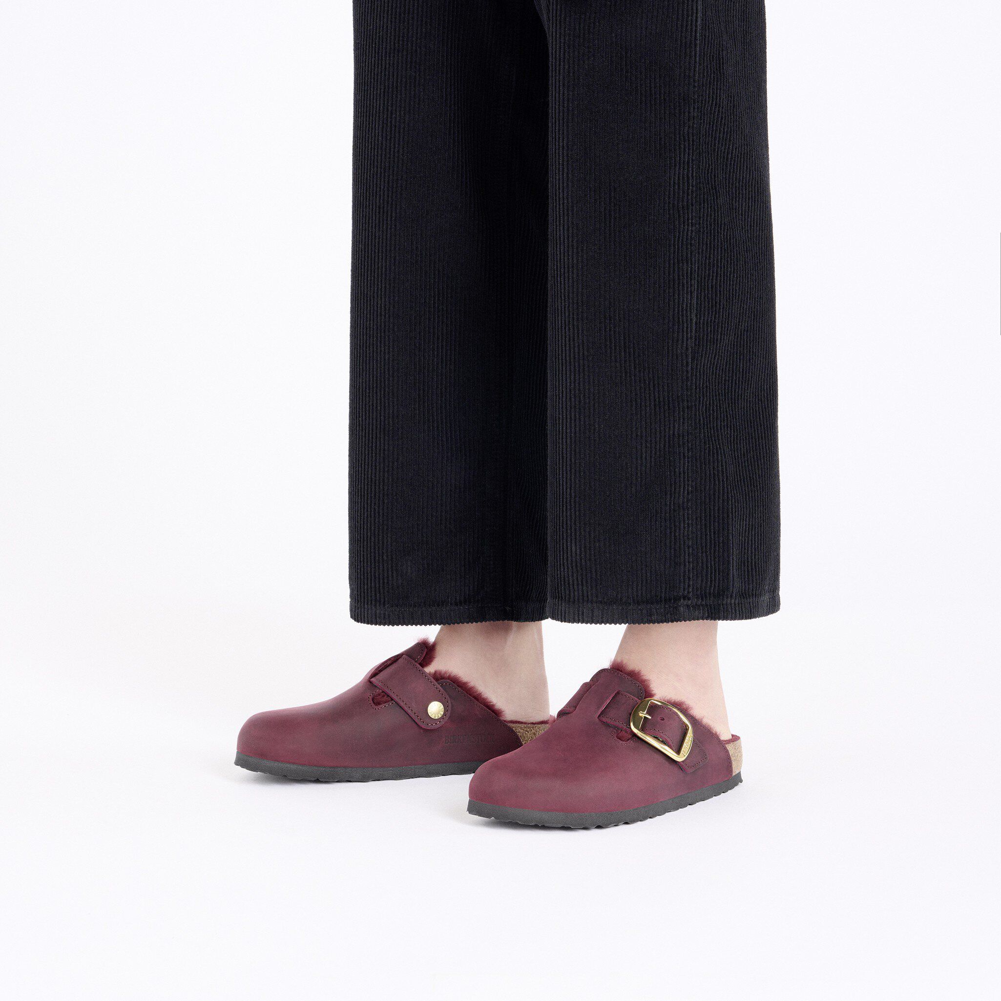 Boston Big Buckle Shearling Natural Leather Oiled with a female model