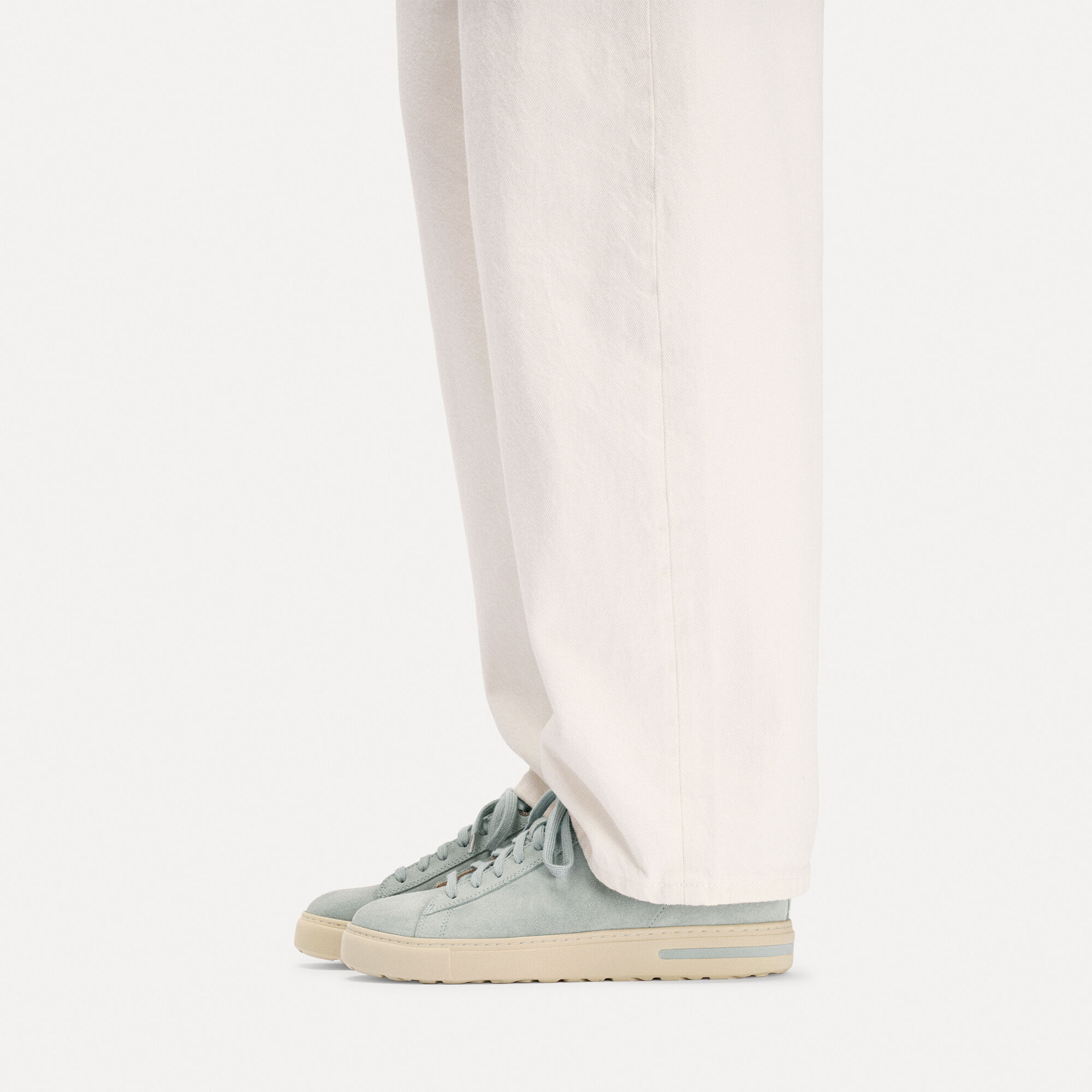 Bend Low Natural Leather/Suede with a female model