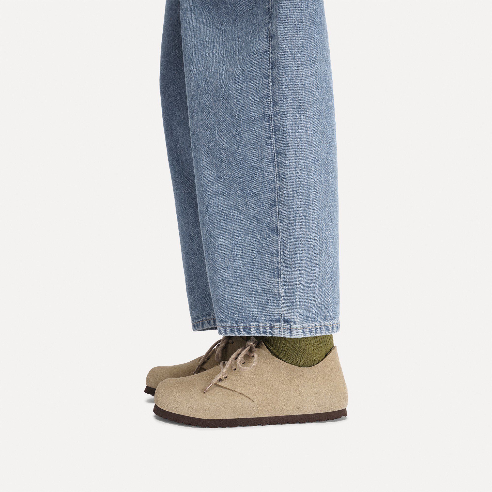 Maine / メイン スエードレザー with a female model