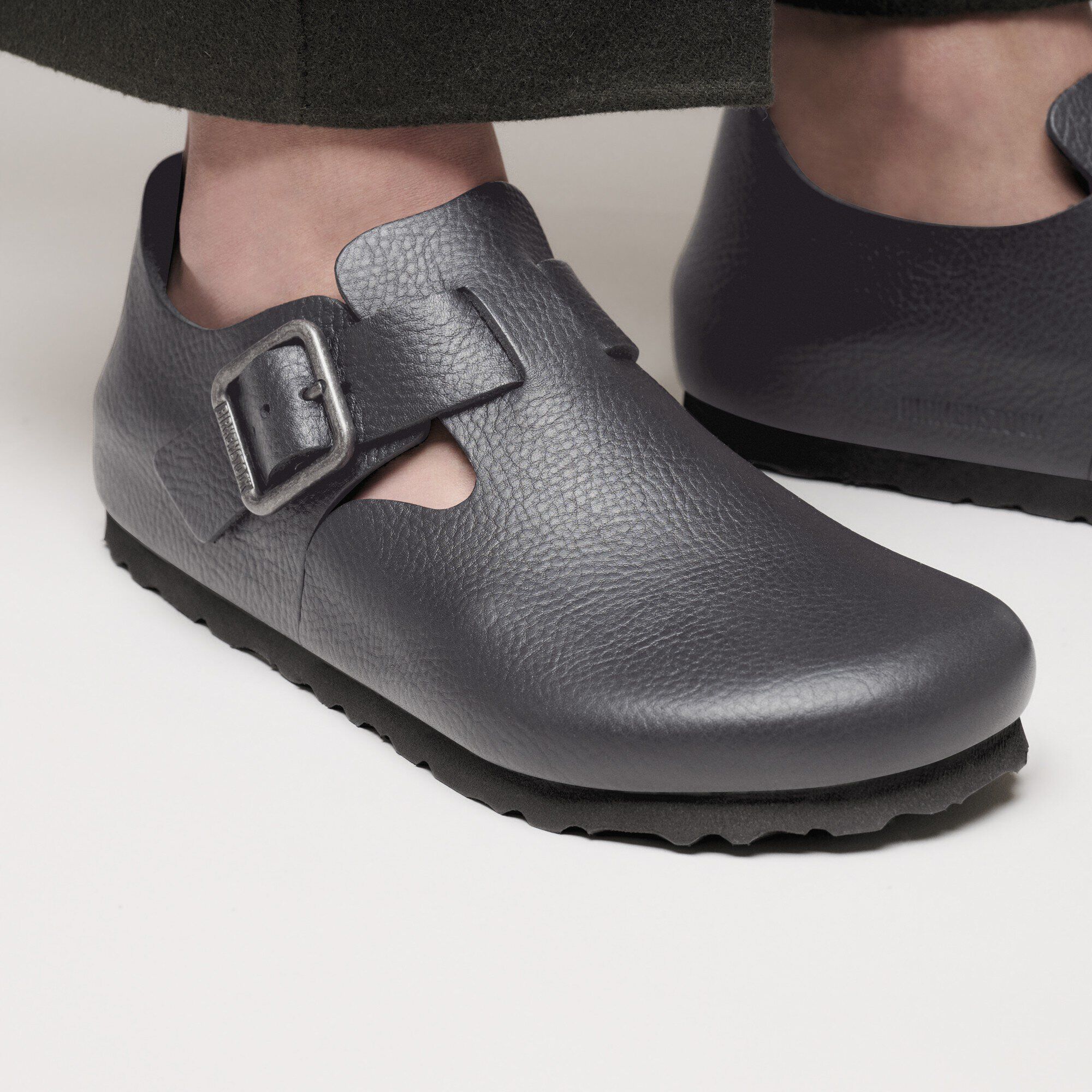 London Wire Buckle / ロンドン ワイヤー バックル」（ナチュラル