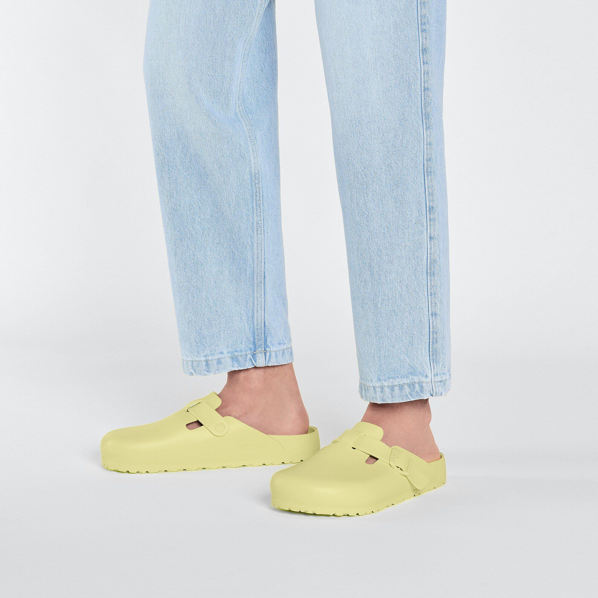 Boston EVA Close-up with a male model