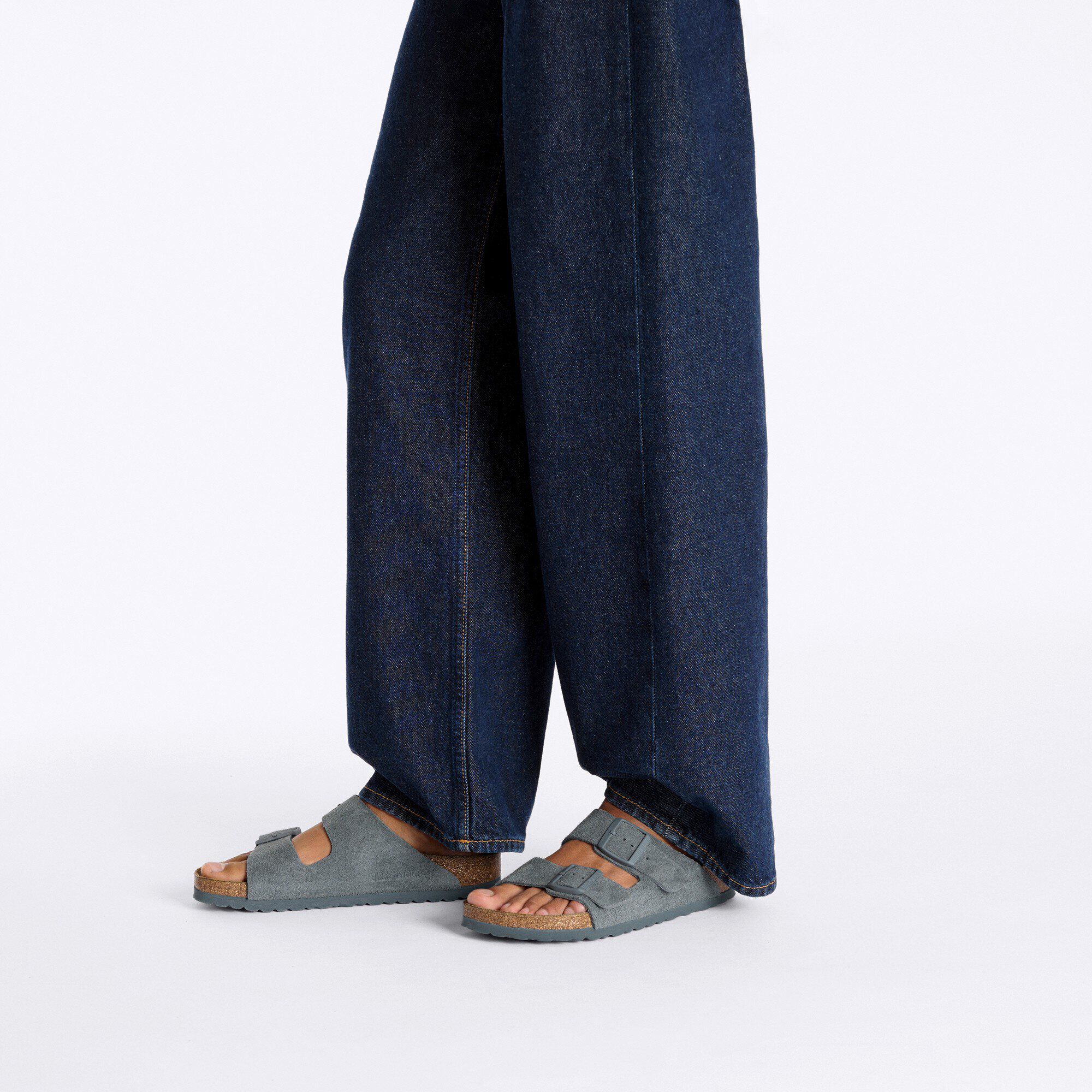 Arizona Suede Leather with a female model