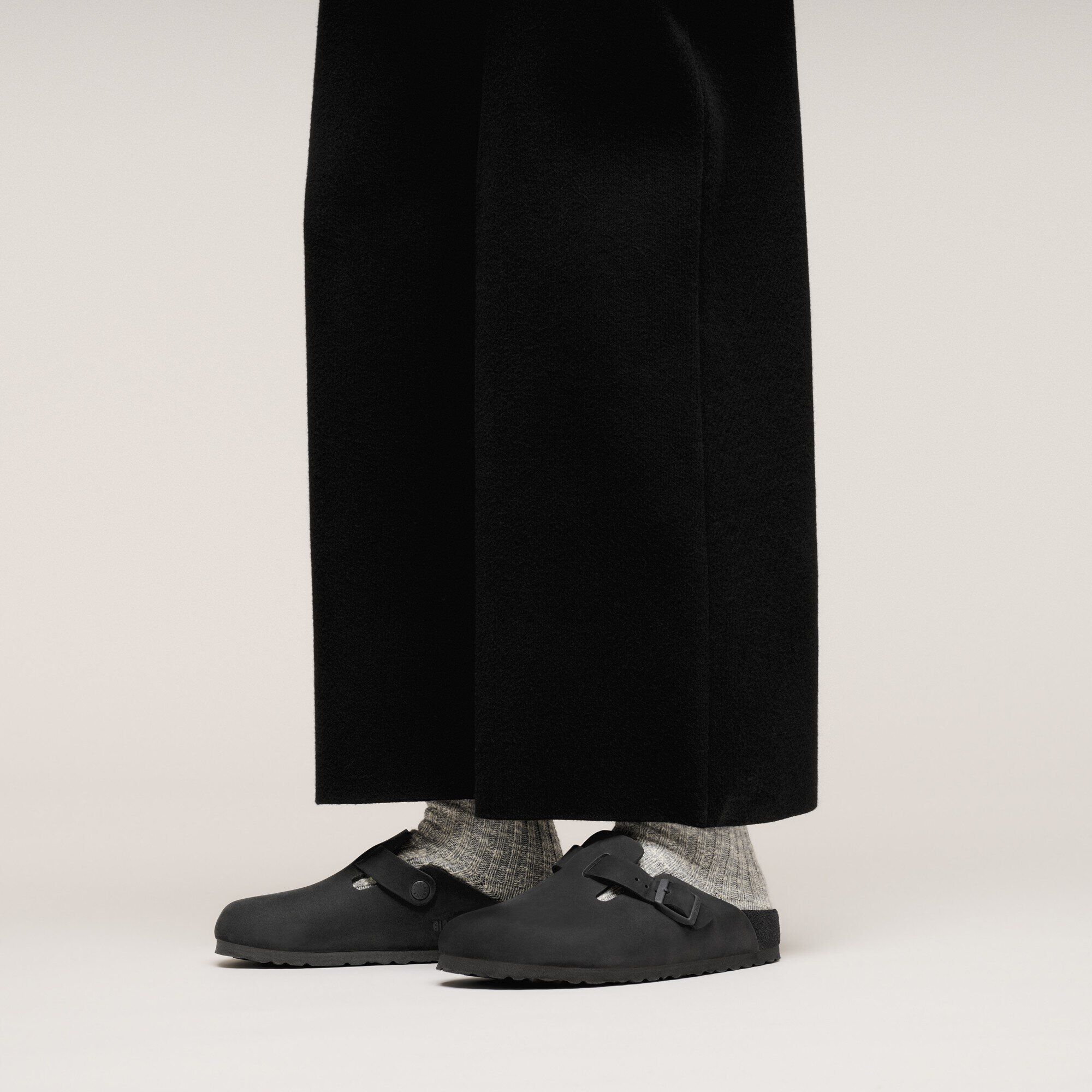 Boston / ボストン」（ヌバックレザー、ブラック）| BIRKENSTOCK（日本）