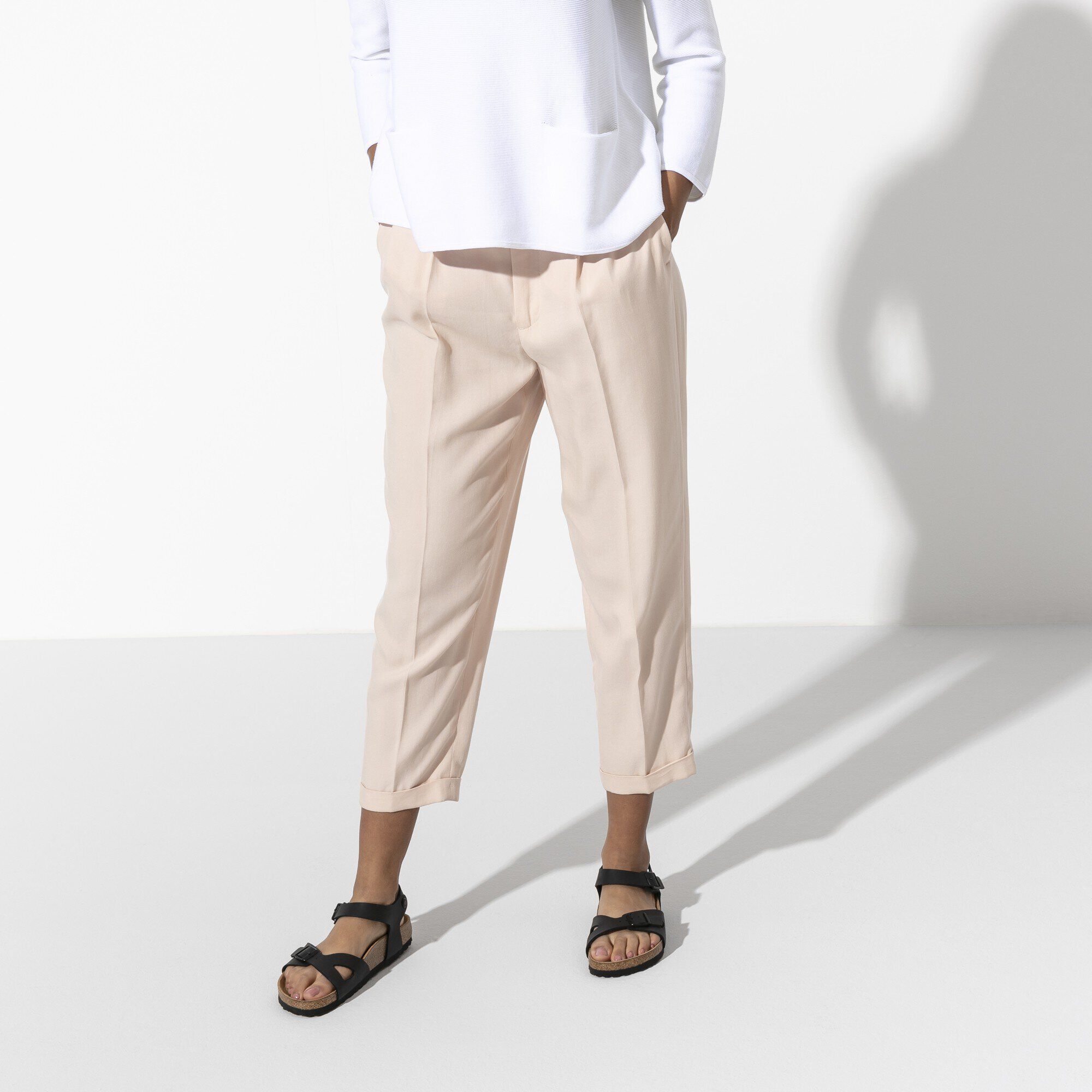 Rio / リオ ビルコフロー with a female model