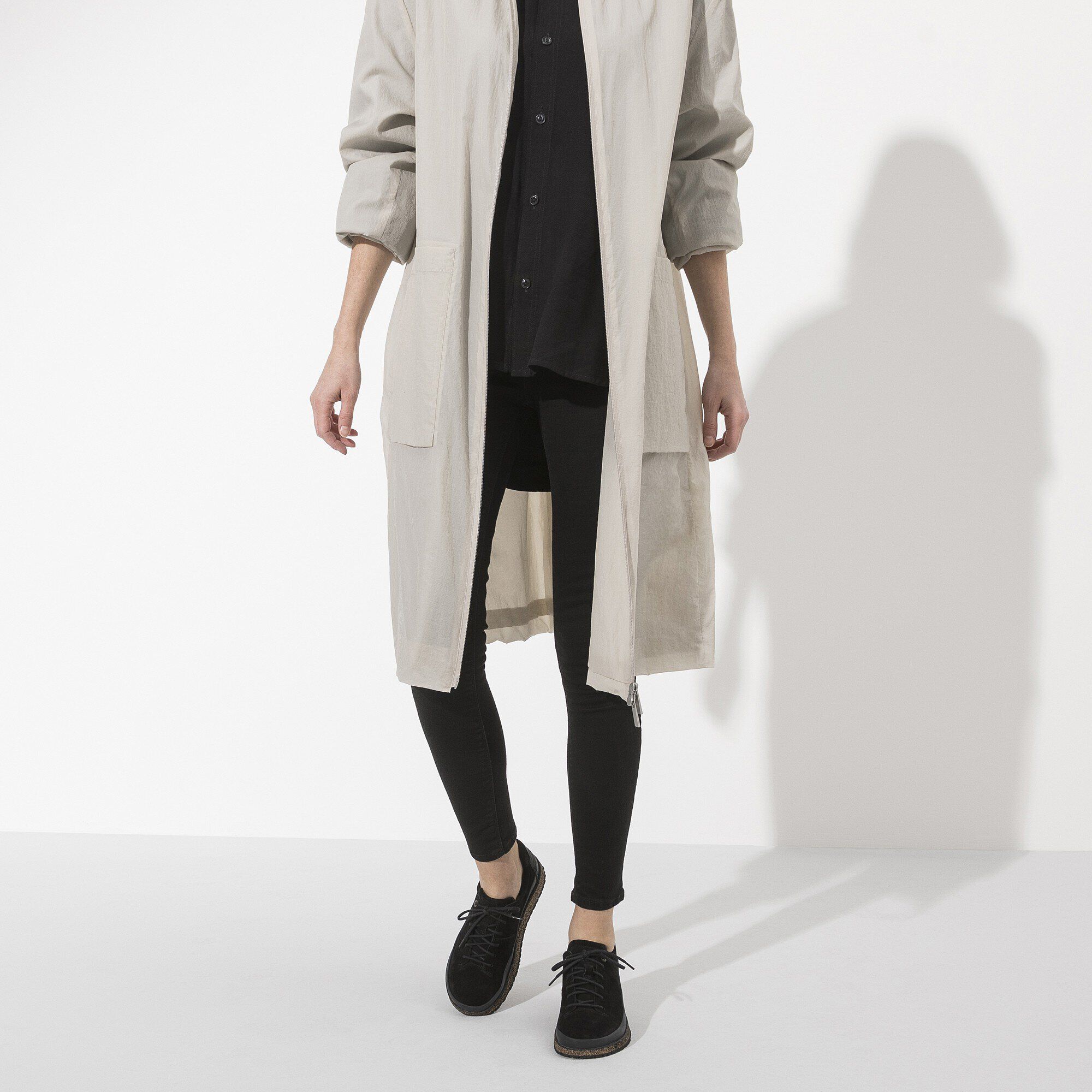 Honnef Low Suede Leather with a female model