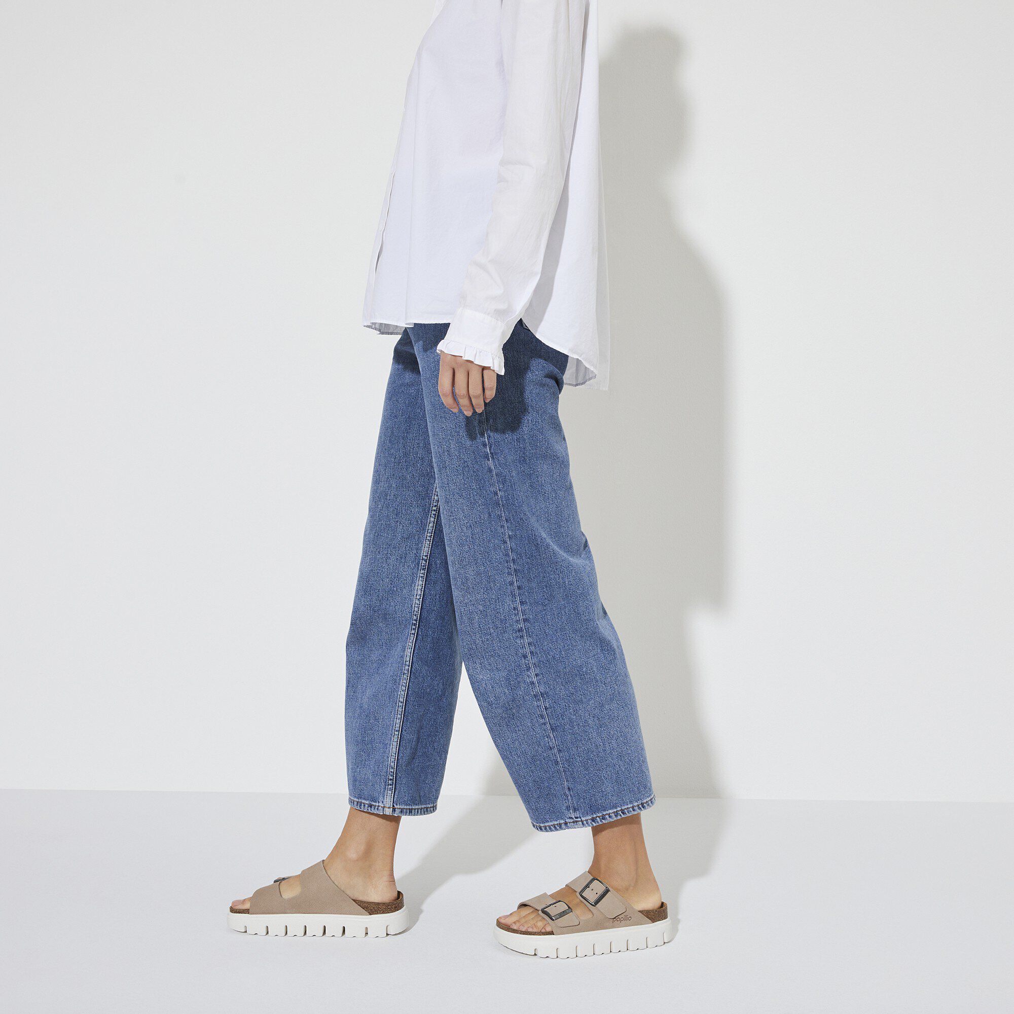 Arizona Chunky Suede Leather with a female model