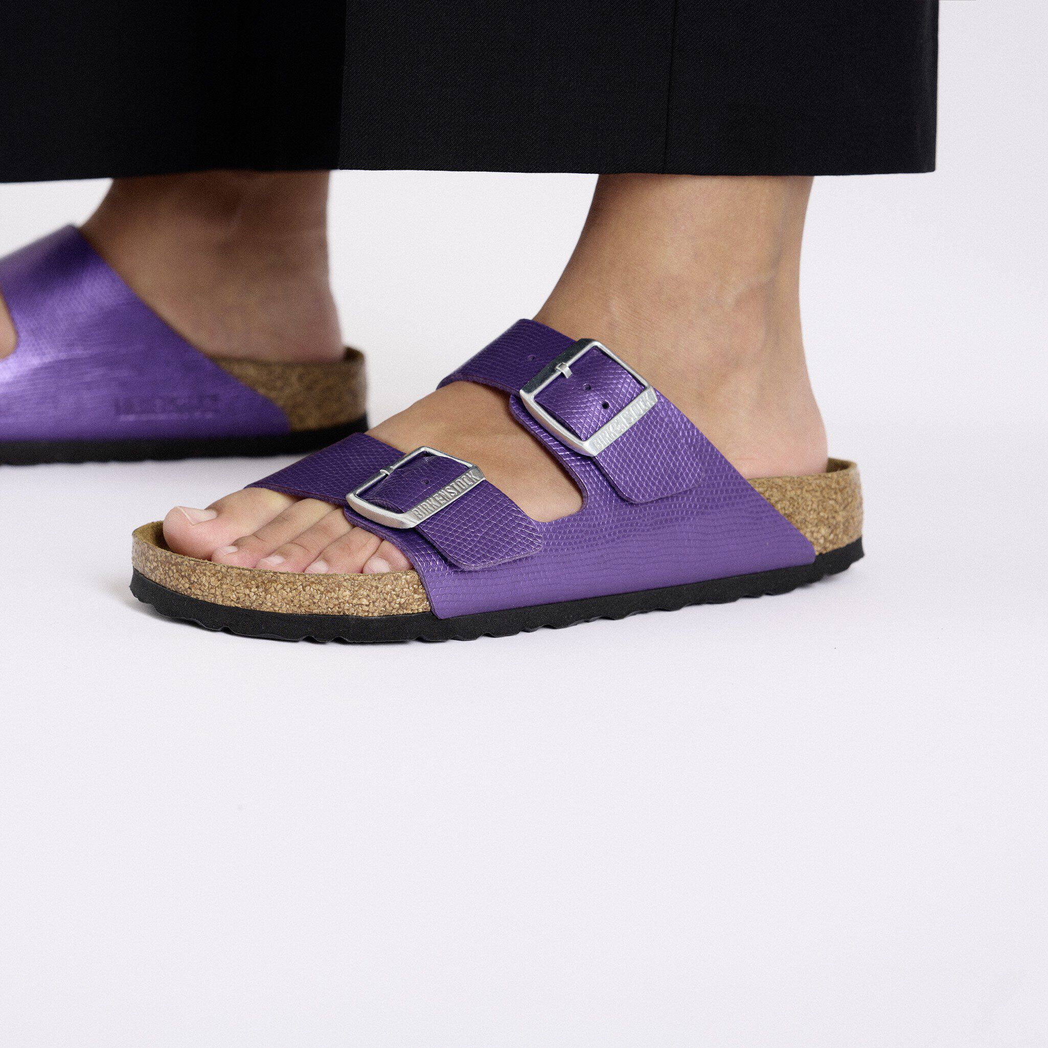 Arizona BS Birko-Flor Embossed Close-up with a female model