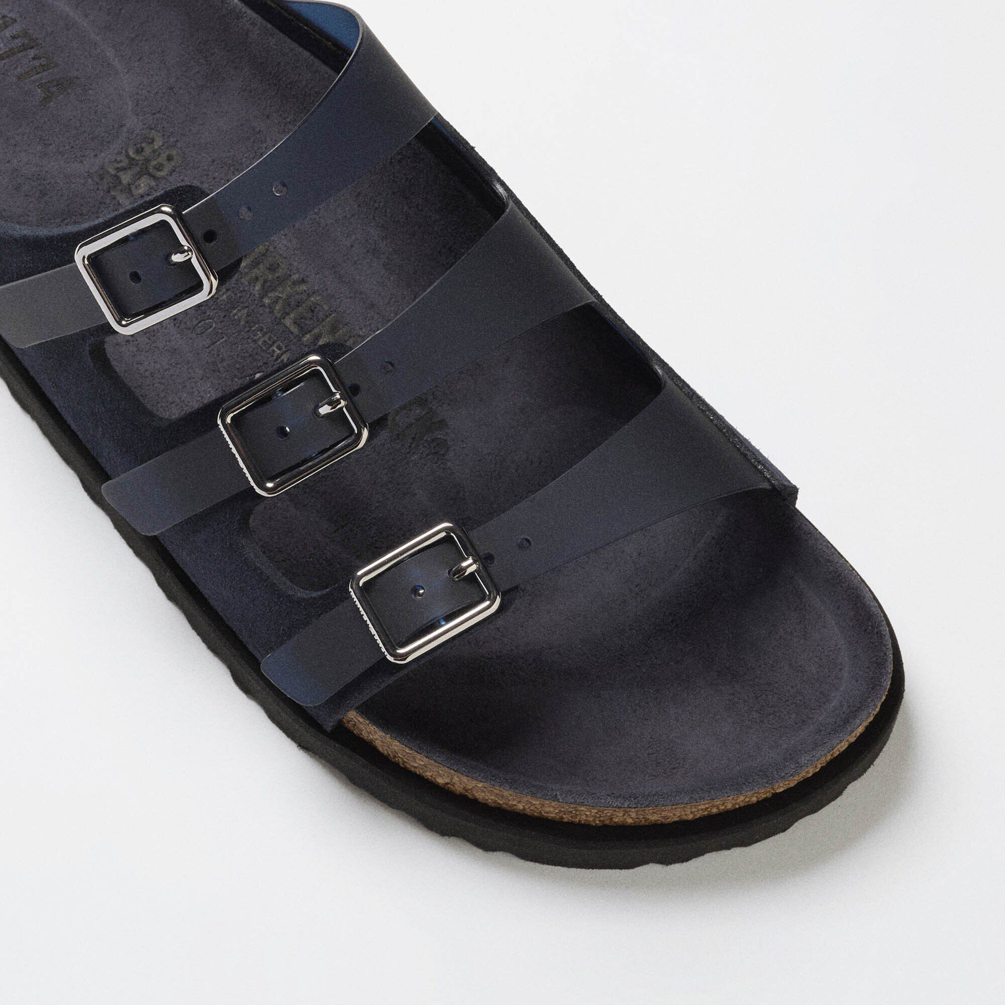 1774 Florida PVC」（シンセティック、Dark Navy）| BIRKENSTOCK（日本）