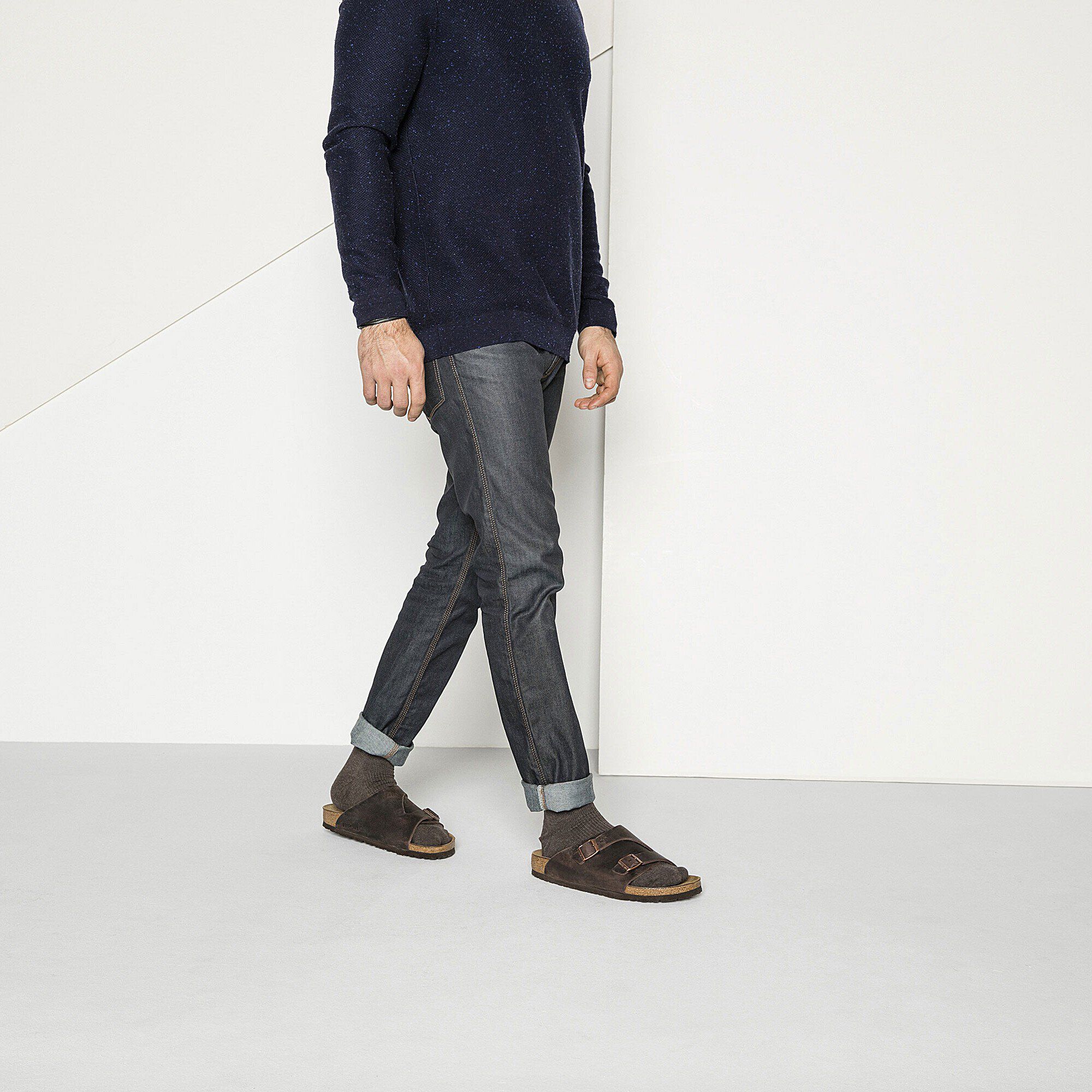 Support Sole Men / サポートソール コットン/ナイロン/ポリウレタン Close-up with a male model