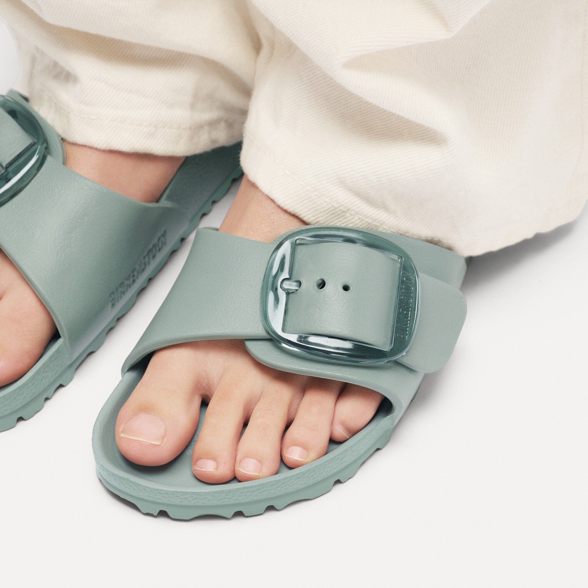 Madrid Big Buckle EVA Close-up with a female model