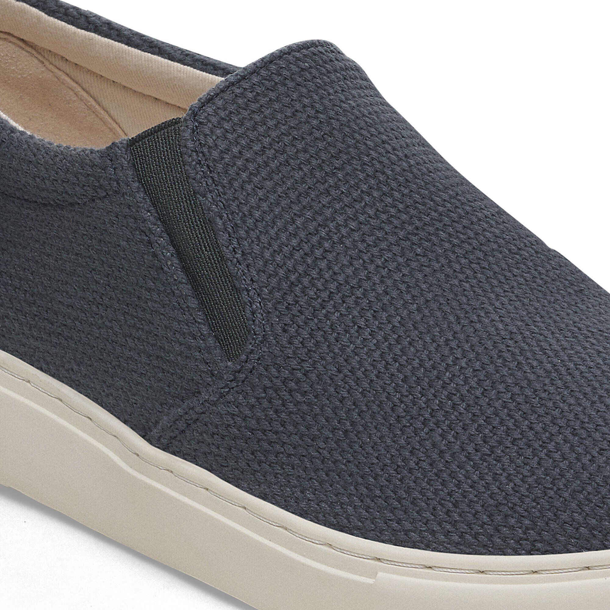 Oswego / オスウェゴ キャンバス/スエードレザー Close-up view showing material detail