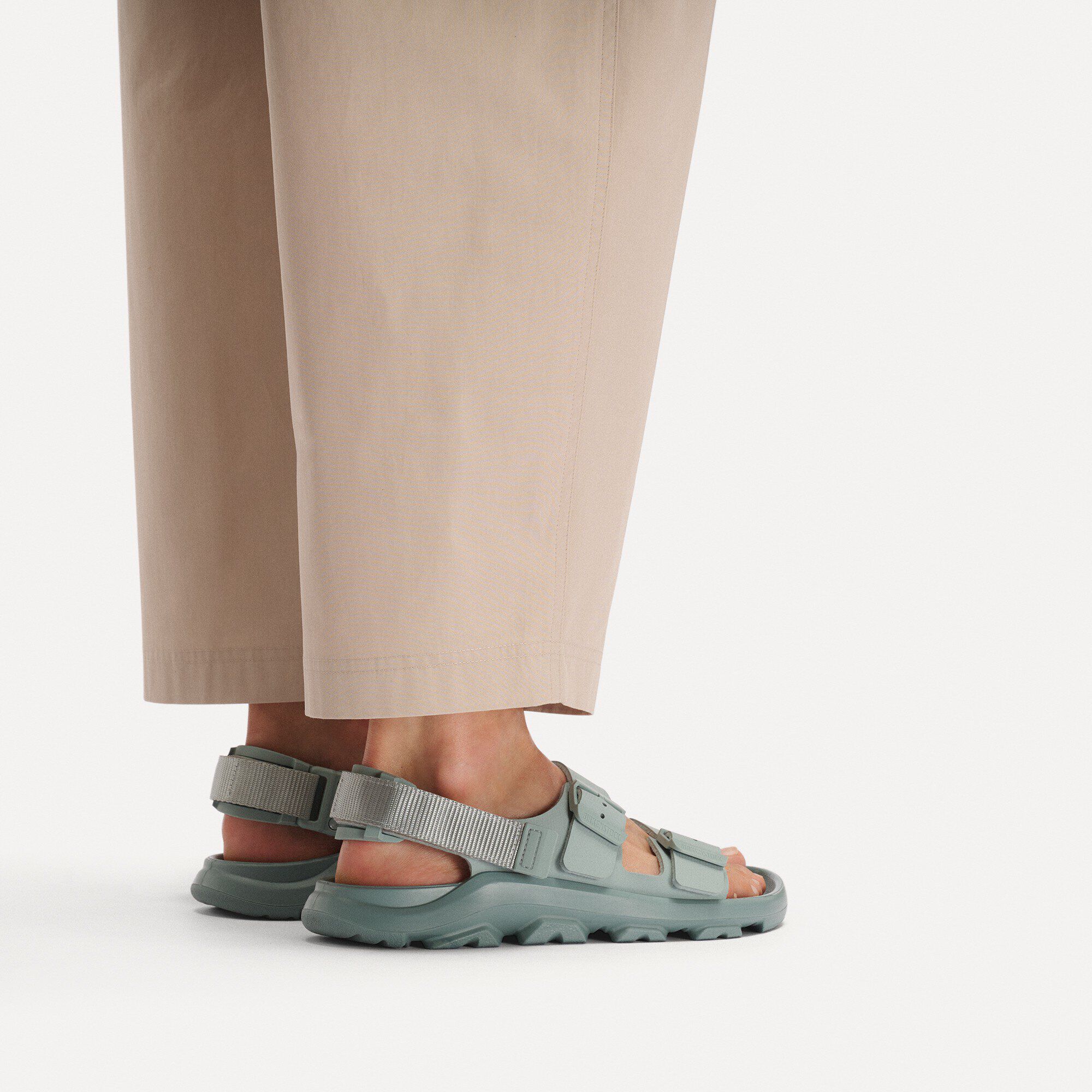 Mogami Terra TEC LOOP / モガミ テラ テック ループ ビルコフロー Close-up with a male model