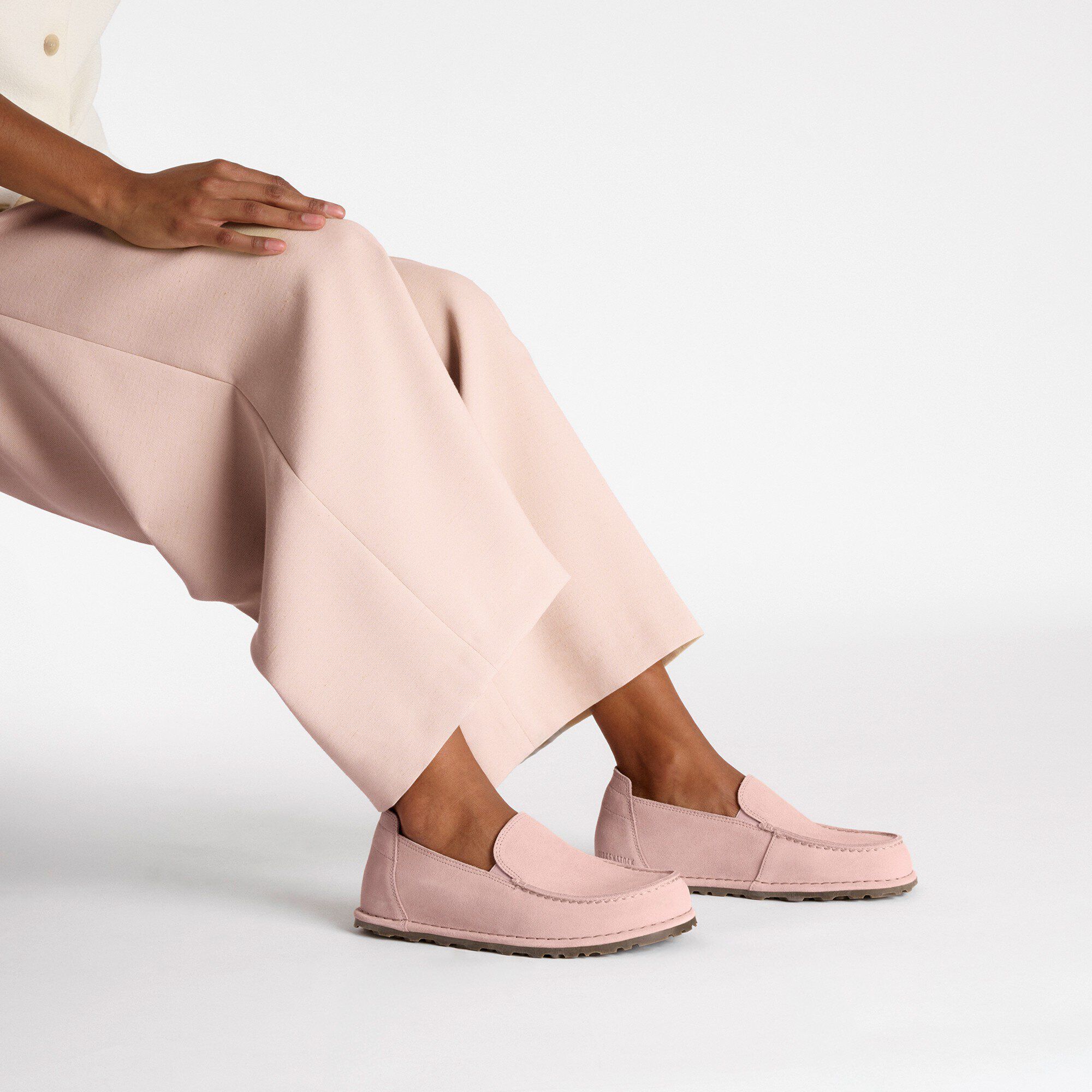 Utti Slip On Suede Leather with a female model