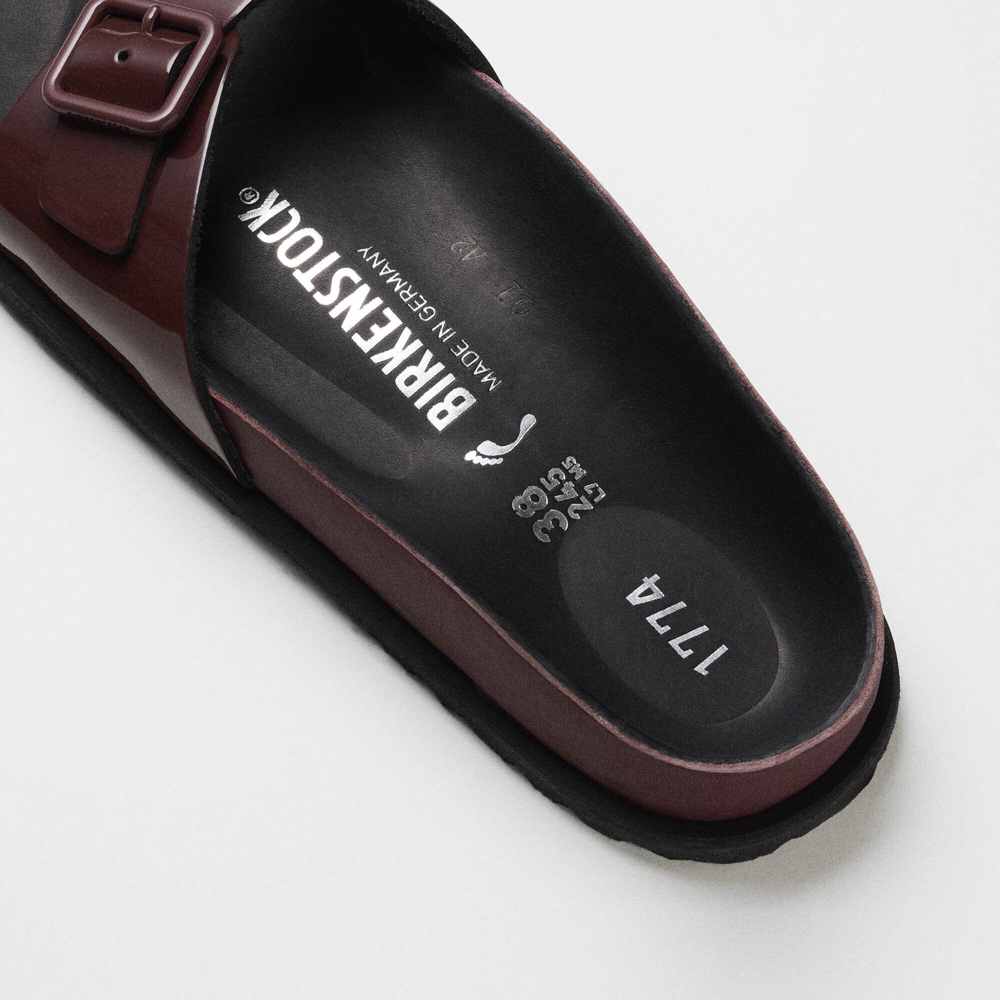 1774 Madrid Leather Patent Leather Close-up view showing material detail