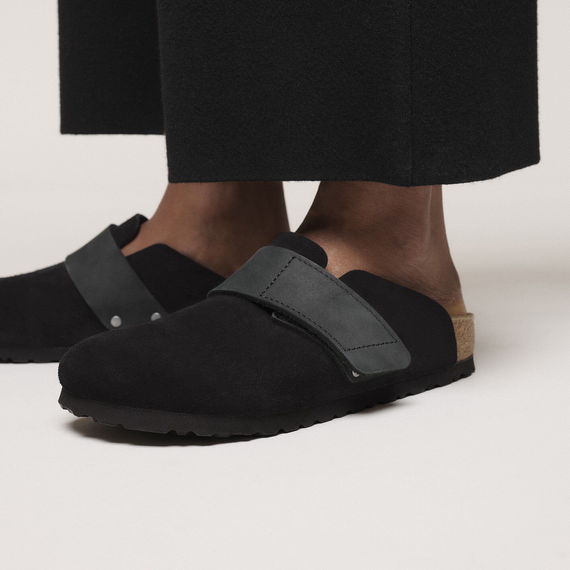 Loma Nubuck Leather/Suede in Color Black | BIRKENSTOCK Hong Kong