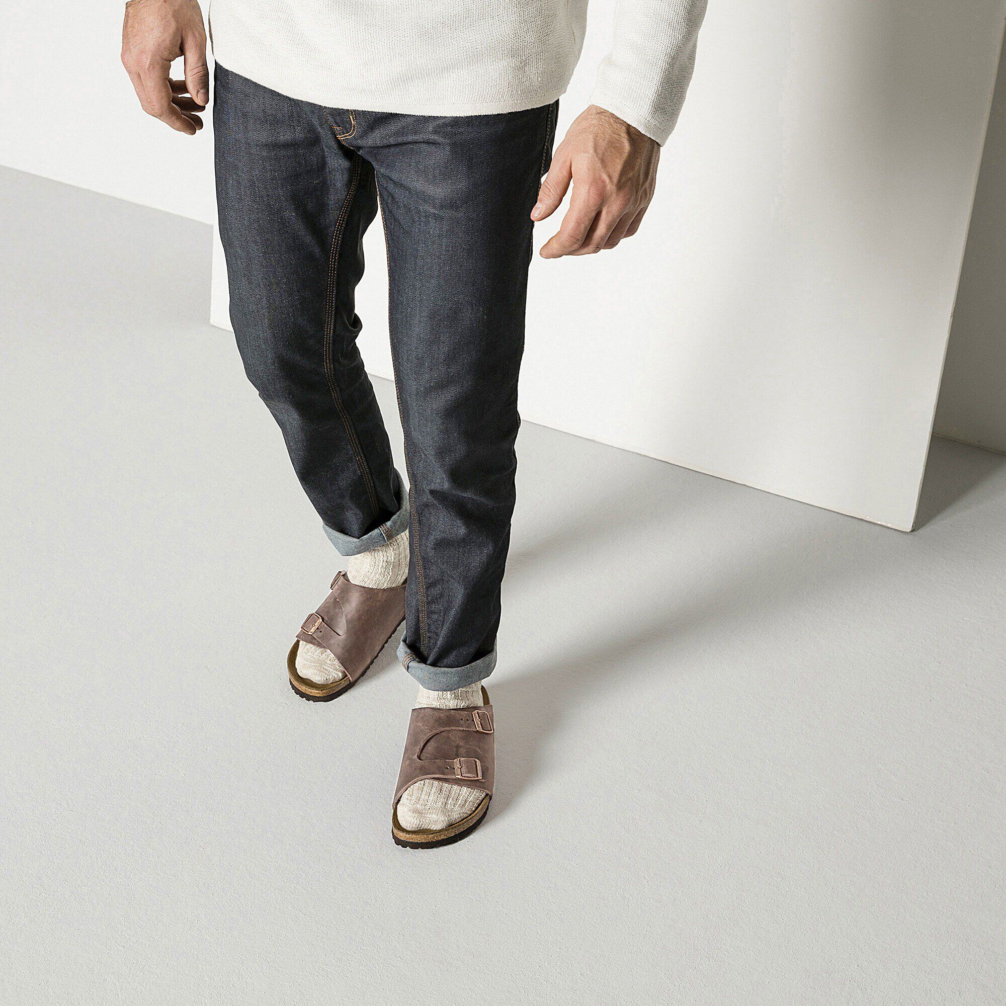 Z&uuml;rich / チューリッヒ Oiled Leather Close-up with a male model