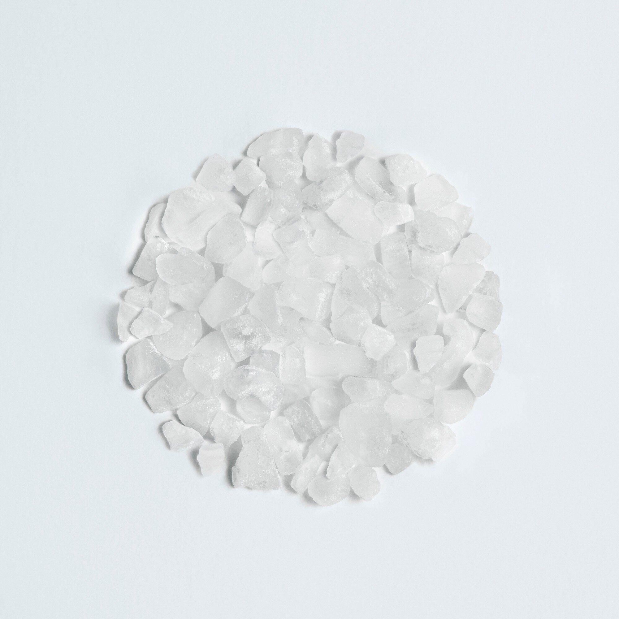 릴렉싱 배스 솔트 450 g, with a model