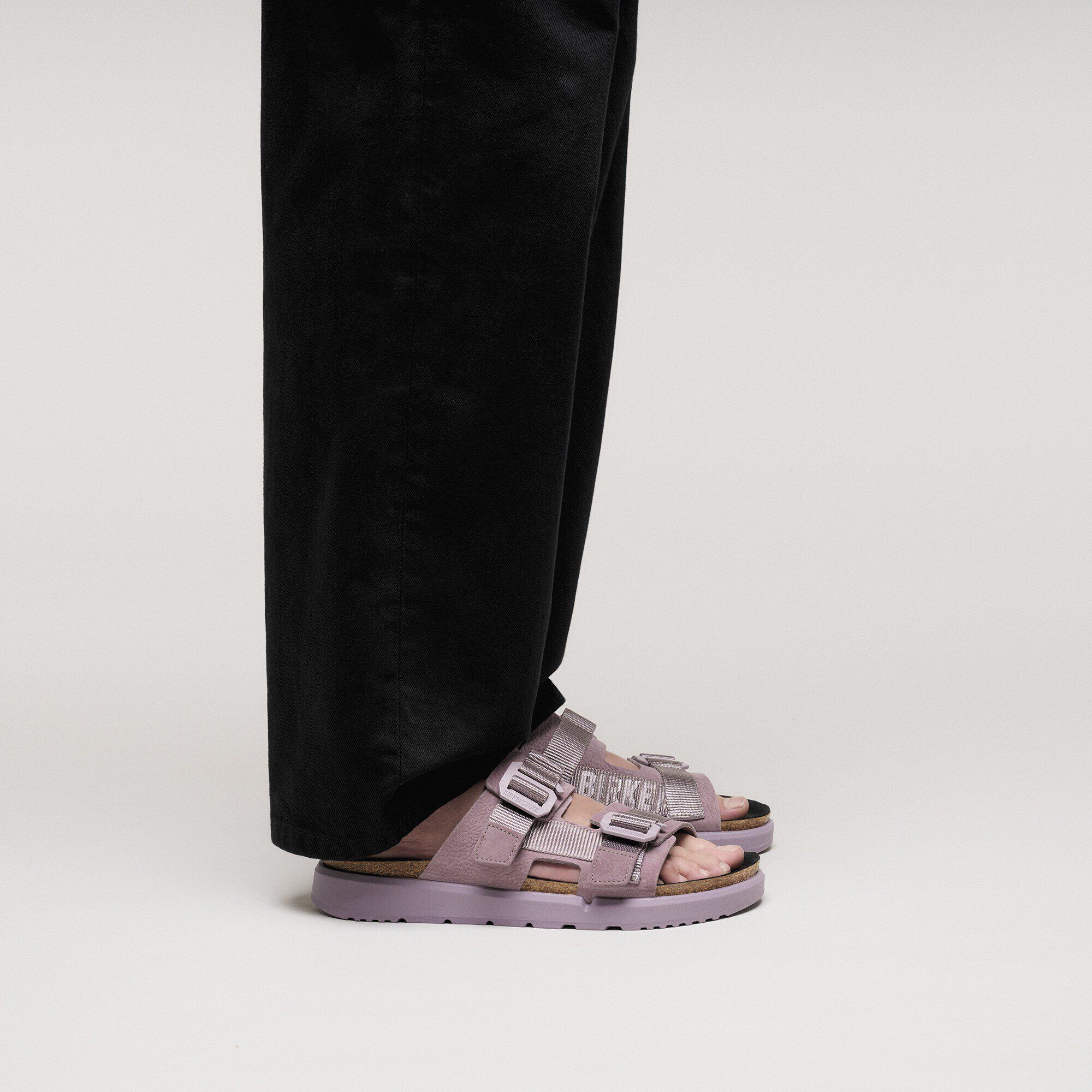 Shinjuku 2 Strap Natural Leather/Textile with a male model