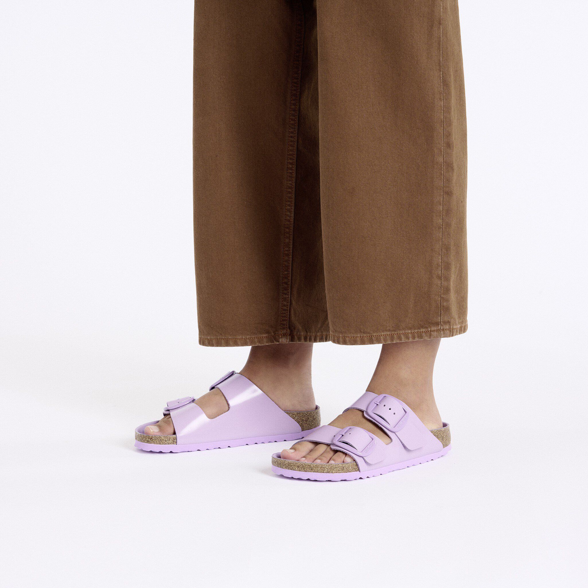 Arizona Big Buckle Natural Leather Patent with a female model