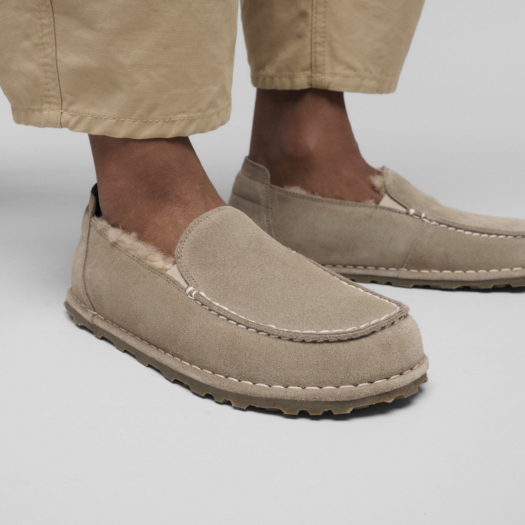 Utti / ウッティ」（スエードレザー、トープ）| BIRKENSTOCK（日本）