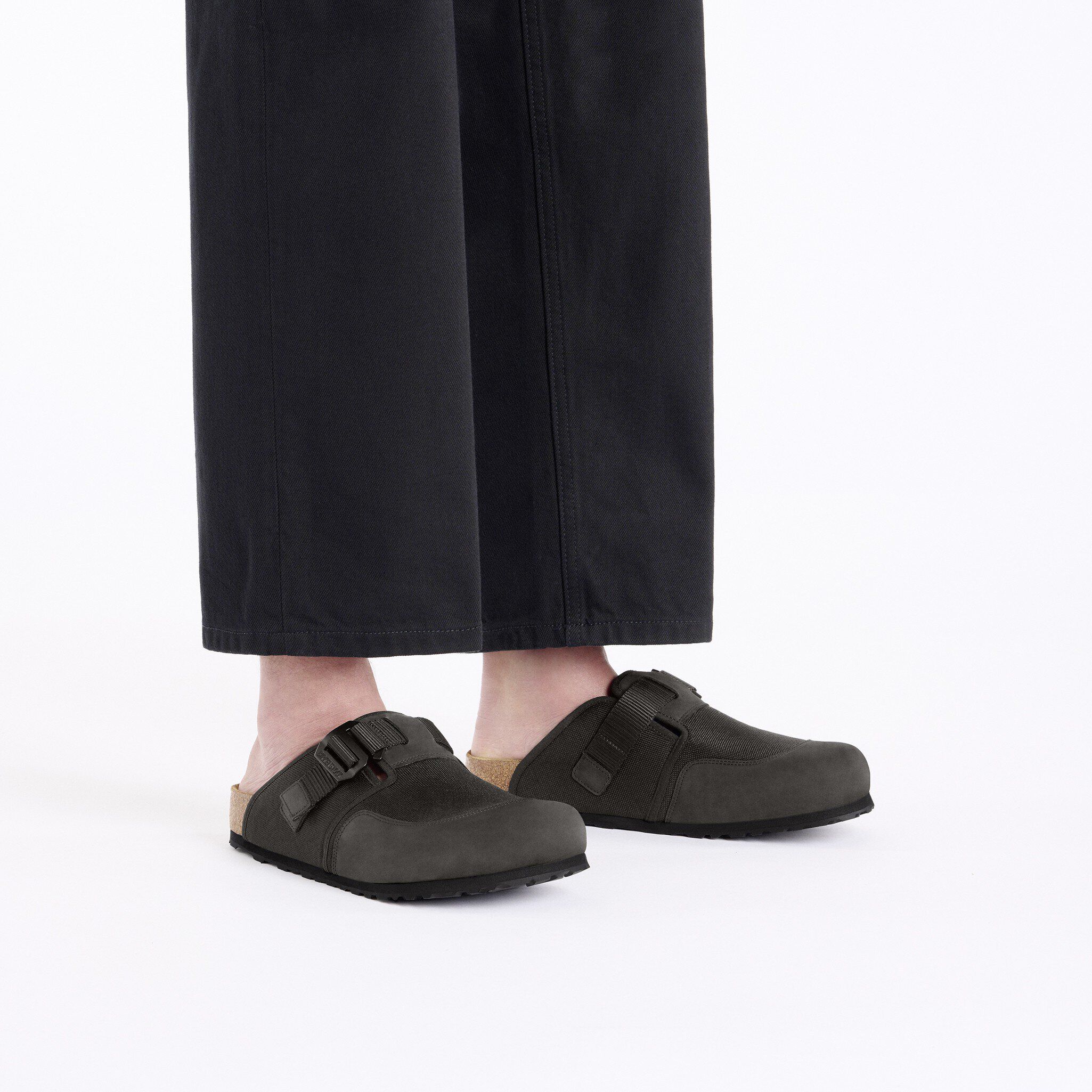 보스턴 노바 Textile/Leather with a male model