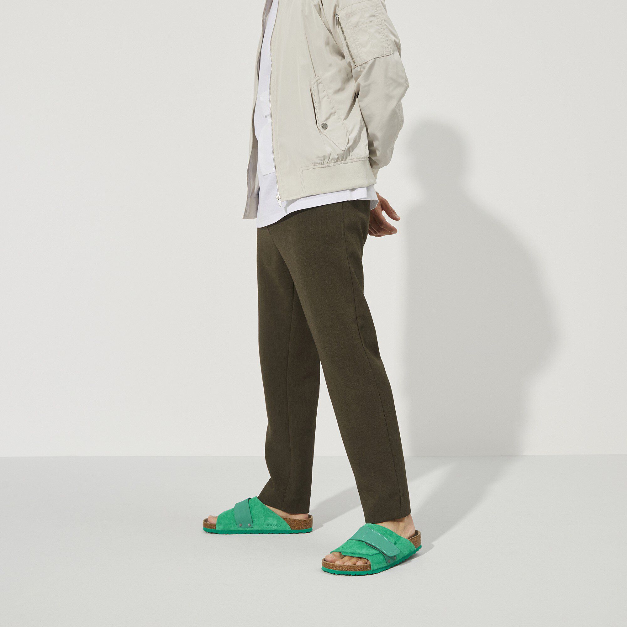 Kyoto / キョウト ヌバック/スエードレザー Close-up with a male model