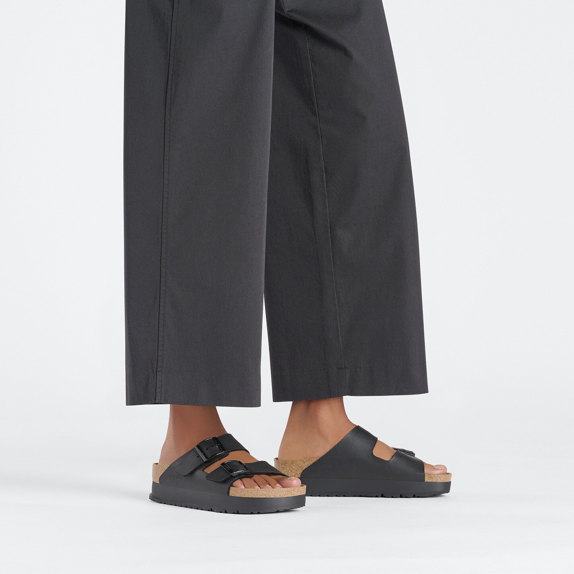 Arizona PAP Flex Platform Birko-Flor with a female model