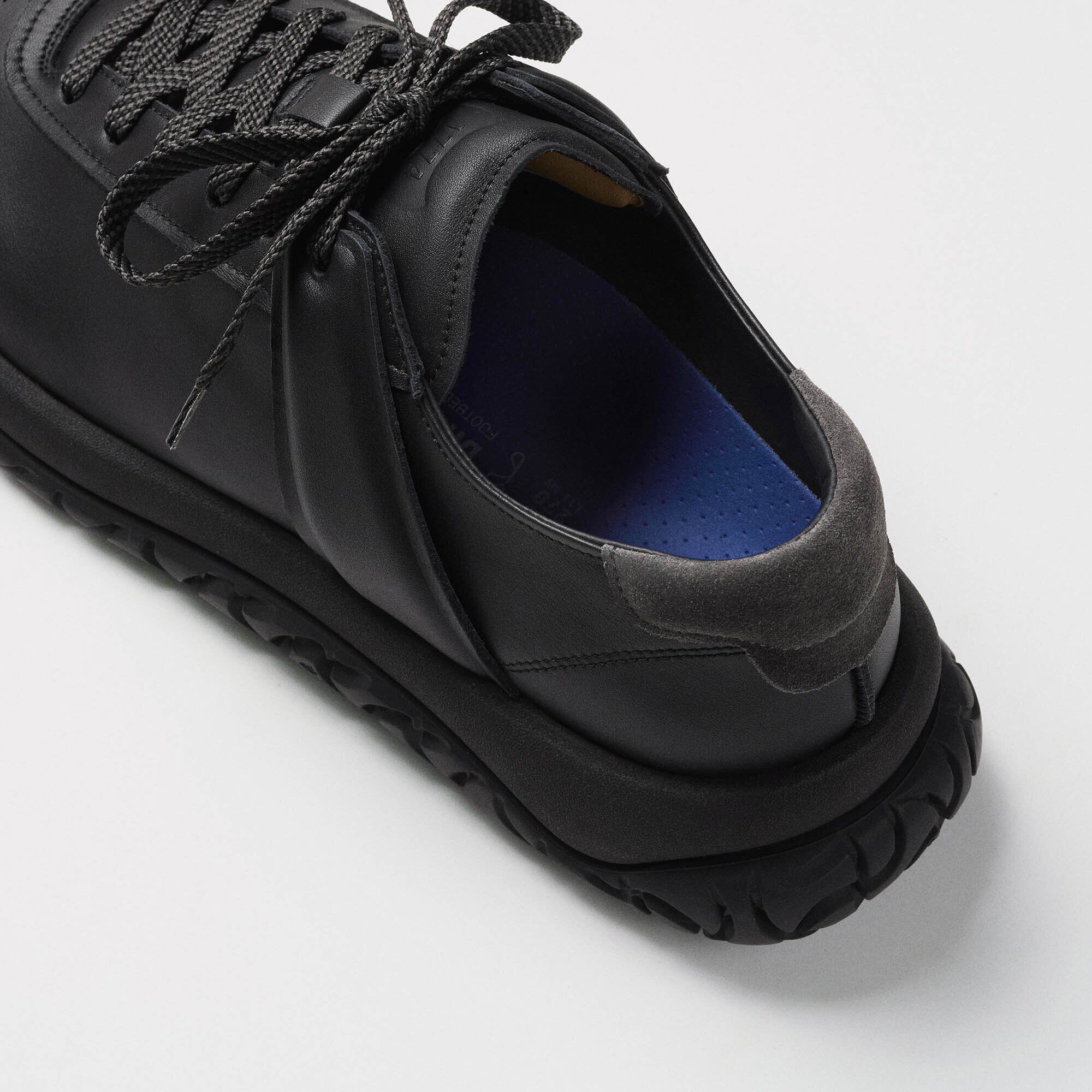 1774 Stroedt Leather 천연 가죽 Close-up view showing material detail