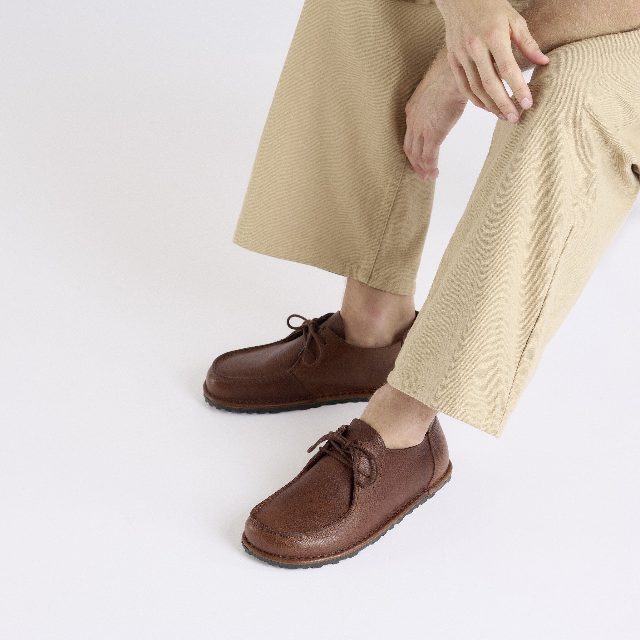 Utti Lace Natural Leather with a male model