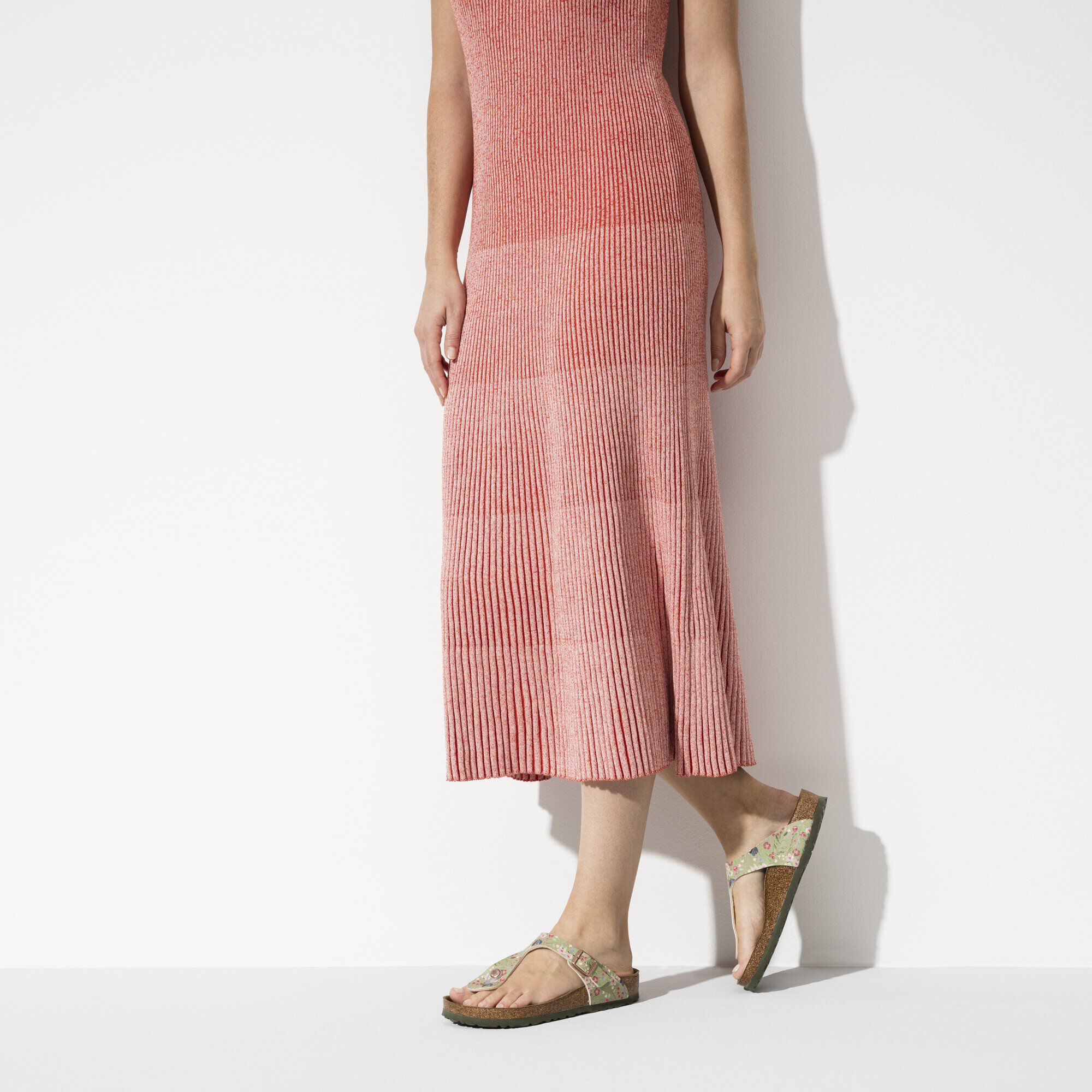 Gizeh  / ギゼ ビルコフロー Close-up with a female model